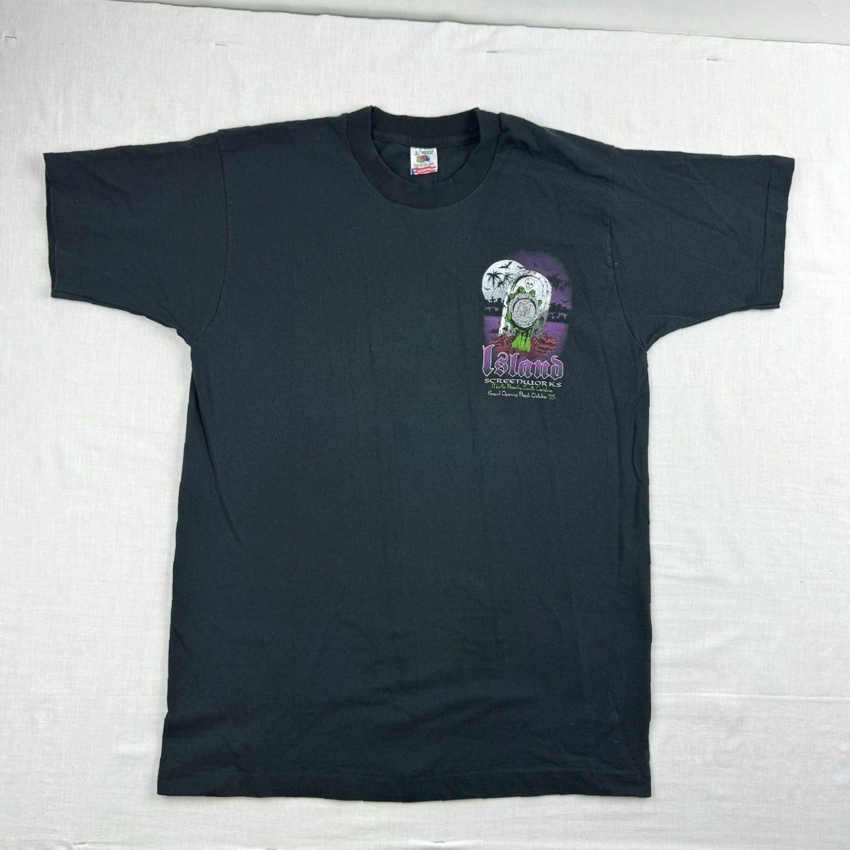Fruit Of The Loom VINTAGE Fruit of the Loom T-Shirt Men Adult Large Black 90s Punk Gothic Screenworks Size US L / EU 52-54 / 3 - 3 Thumbnail