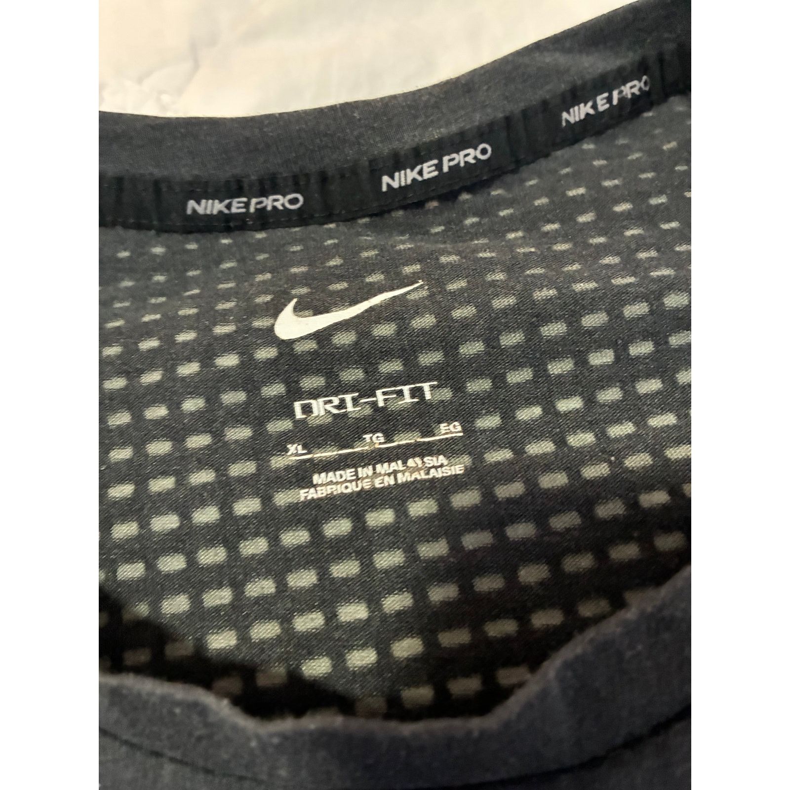 Nike NIKE PRO DRI FIT BURNOUT TRAINING GYM SHORT SLEEVE TOP Size US XL / EU 56 / 4 - 6 Thumbnail