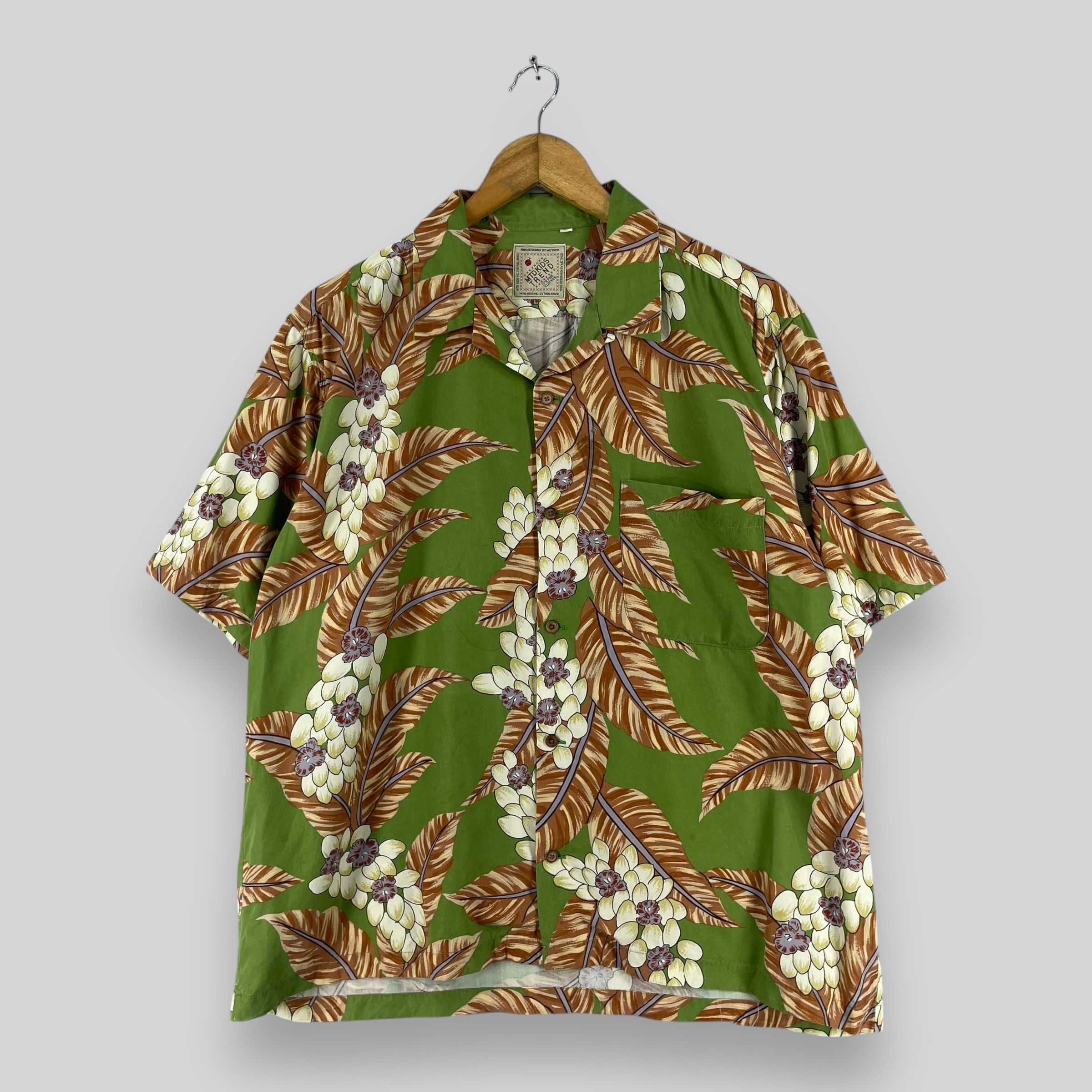 Vintage Vintage Hawaiian Tropical Floral Motive Rayon Shirt Size US L / EU 52-54 / 3 - 1 Thumbnail