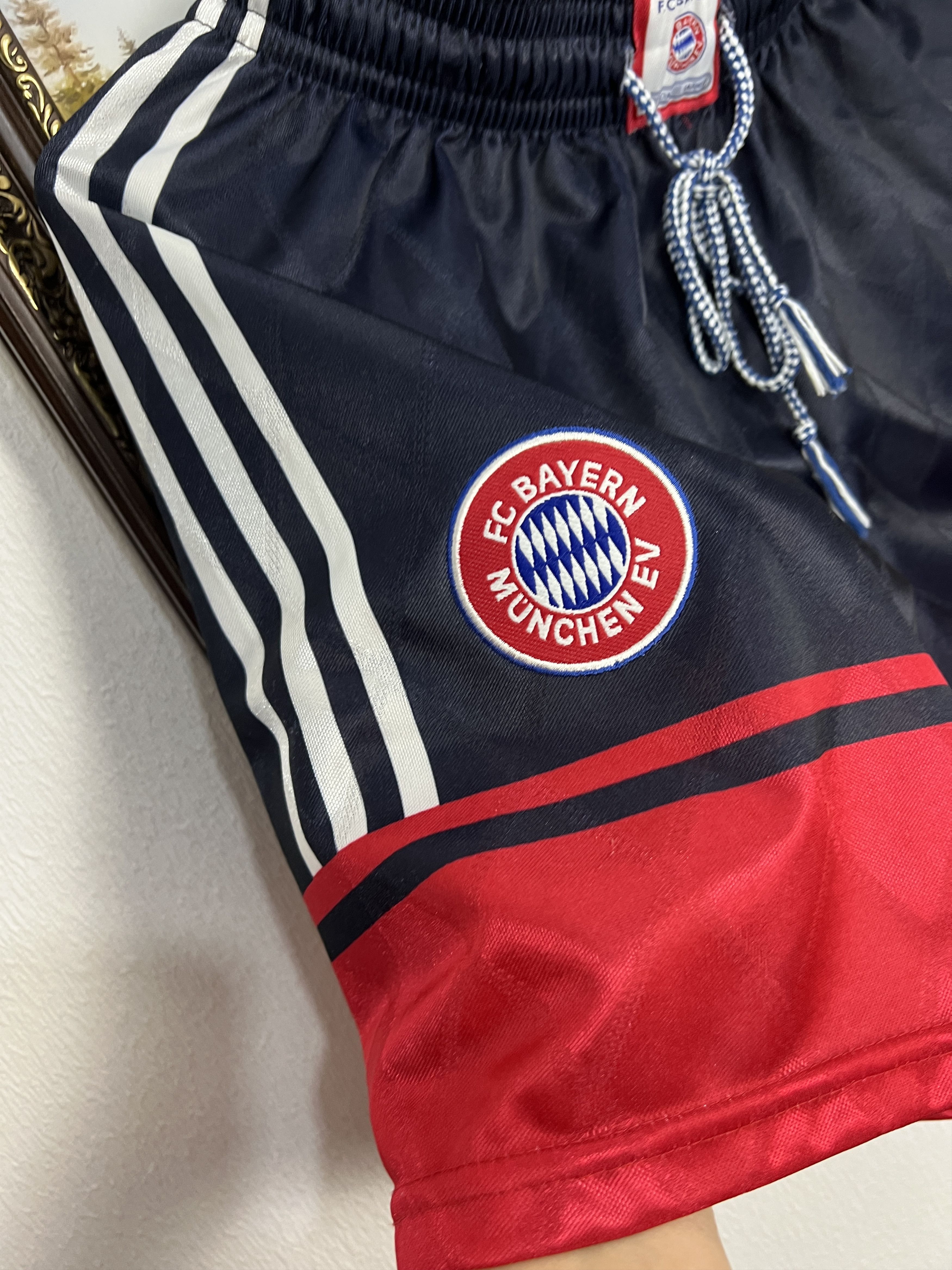 Adidas Vintage 90's Bayern Munich Football Shorts Soccer Athletic Size US 32 / EU 48 - 4 Thumbnail