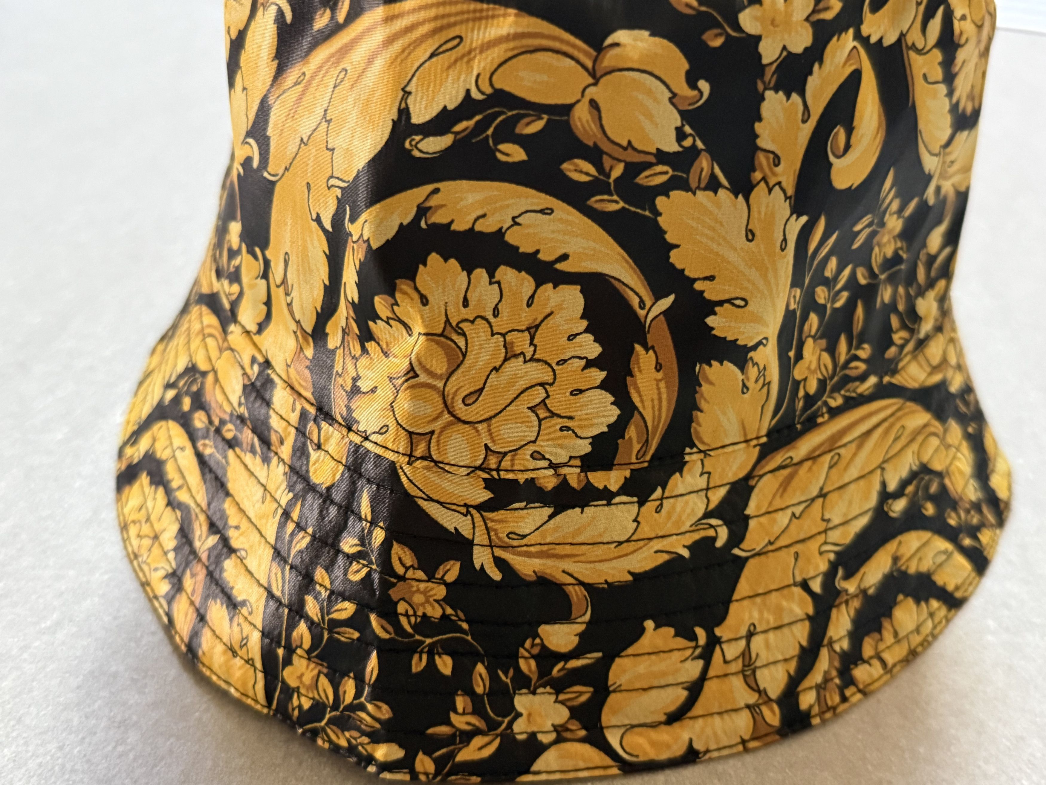 Versace VERSACE REVERS POLYAMIDE BUCKET HAT BAROQUE SIZE 57 $670USD Size ONE SIZE - 4 Thumbnail