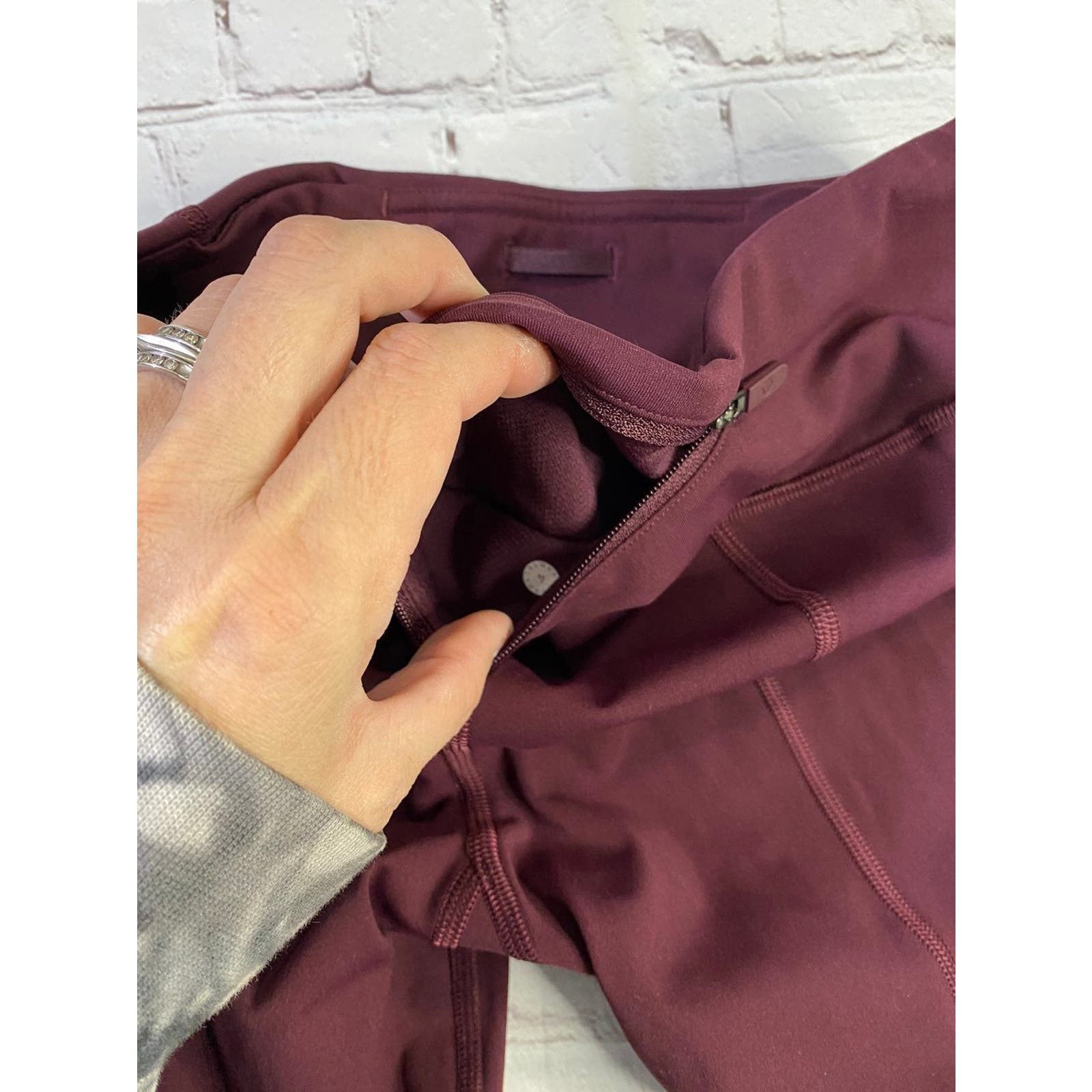 Lululemon lululemon leggings size 4 Size US 26 / EU 42 - 4 Thumbnail