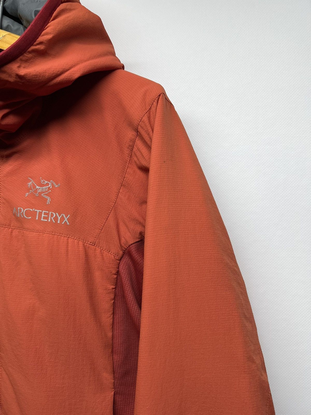 Arc'teryx Vintage Y2k Arc’teryx 🧡 Nylon Reflective Logo Jacket 00’s Size XS / US 0-2 / IT 36-38 - 6 Thumbnail