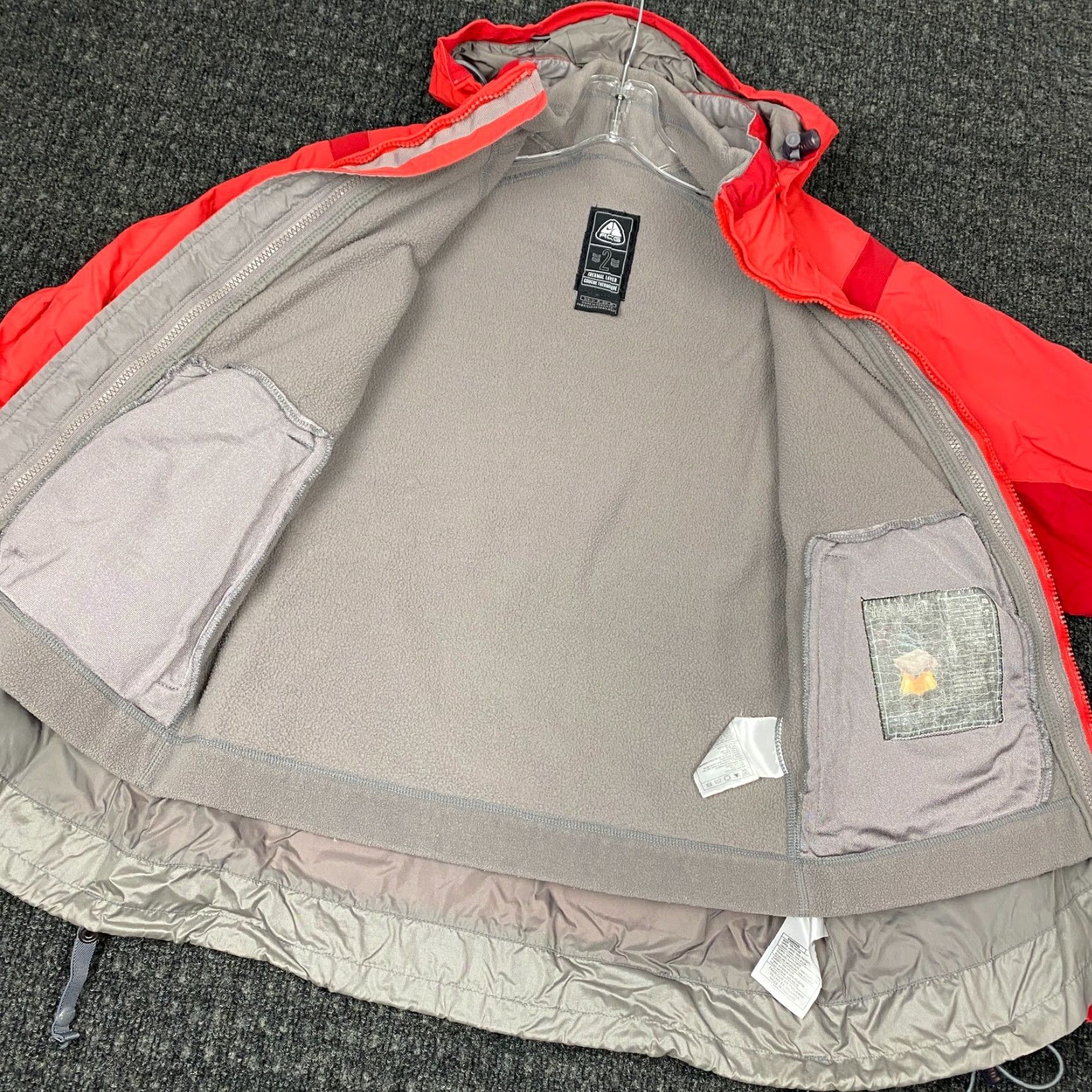 Nike ACG VINTAGE Nike ACG Hooded Jacket Womens S Red Storm 90s Windbreaker Full Zip Therma Fit Logo Accents Weather Nylon Old School Size S / US 4 / IT 40 - 4 Thumbnail