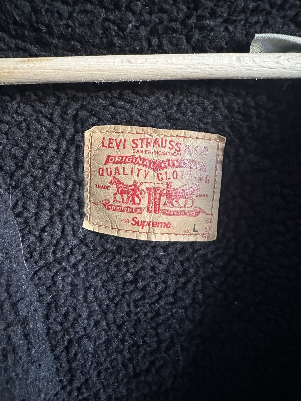 Levi's × Supreme Supreme Levi’s Bleached Sherpa Trucker Jacket Size US L / EU 52-54 / 3 - 7 Thumbnail