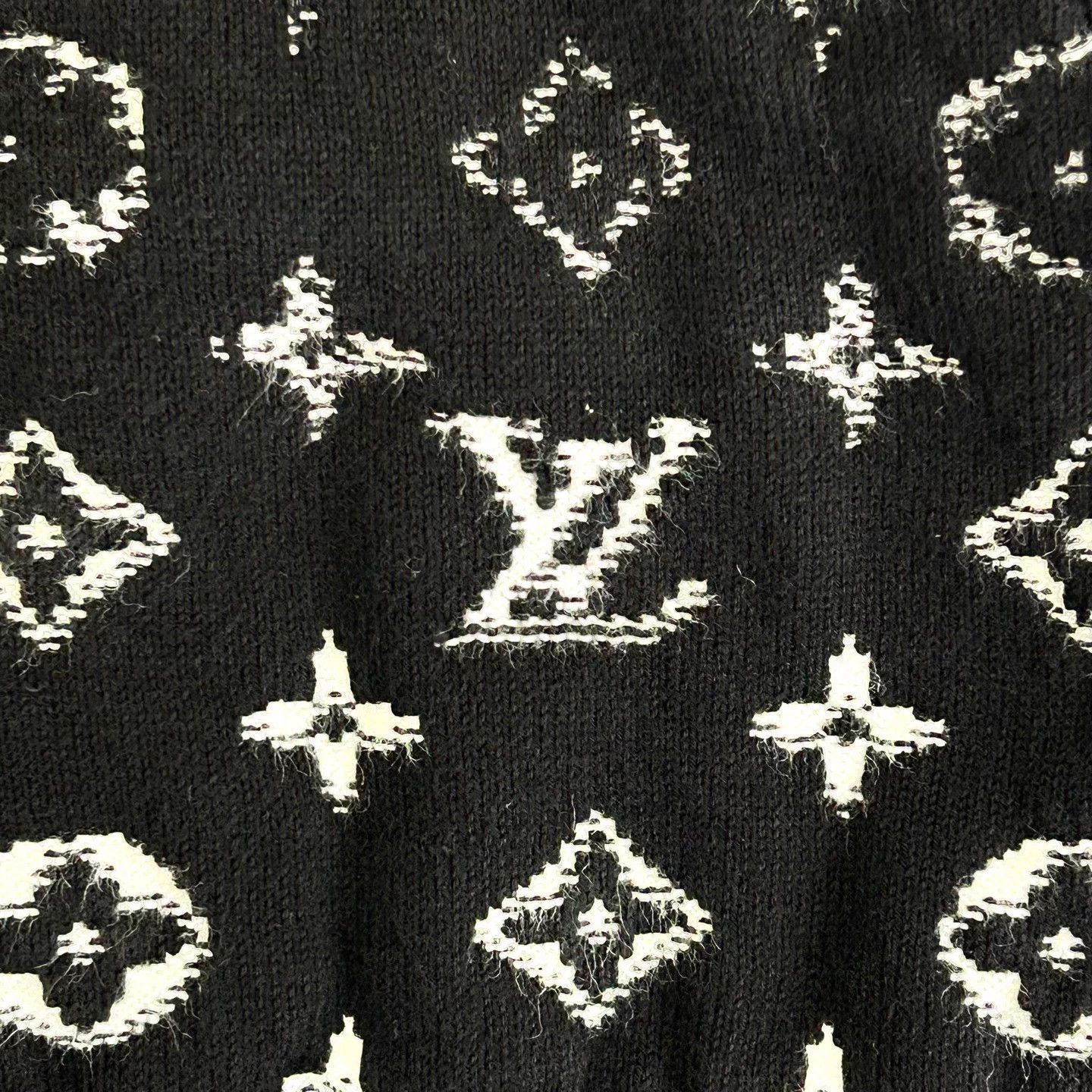 Louis Vuitton LV Monogram Gradient Knit Hoodie Black Size US M / EU 48-50 / 2 - 6 Thumbnail