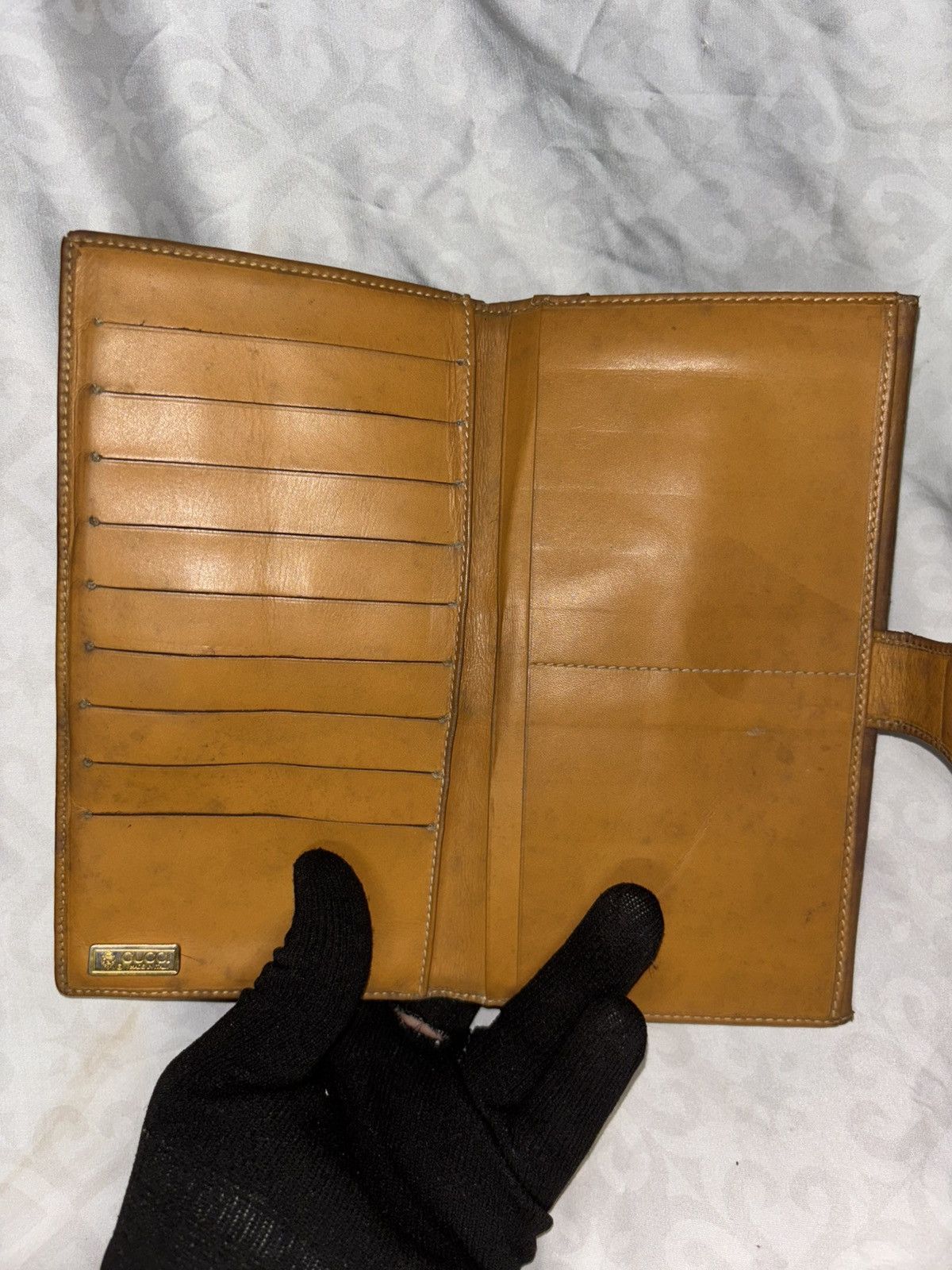 Gucci (very worn) Gucci Long Wallet Vintage Size ONE SIZE - 15 Thumbnail