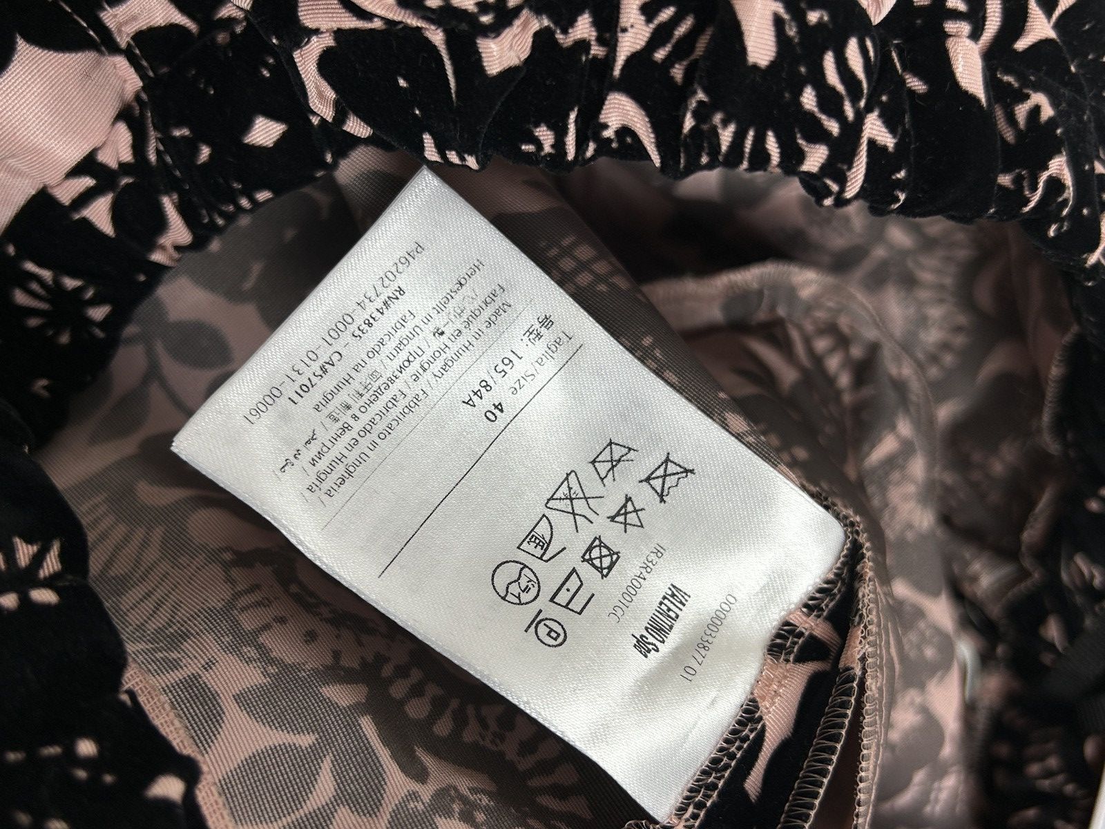 RED Valentino BNWT Valentino Red Velvet Lace Cute Design Skirt Size 26" / US 2 / IT 38 - 8 Thumbnail