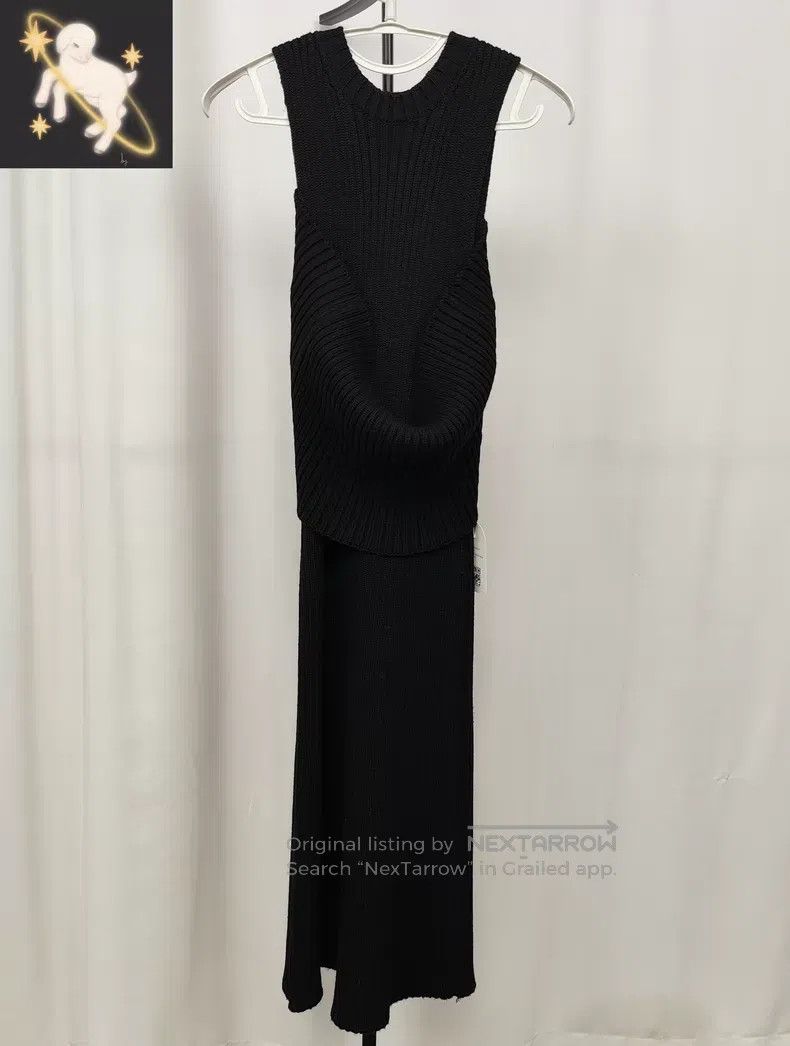 Louis Vuitton Louis Vuitton Black swing neck off-the-shoulder knit long Size XS / US 0-2 / IT 36-38 - 1 Thumbnail