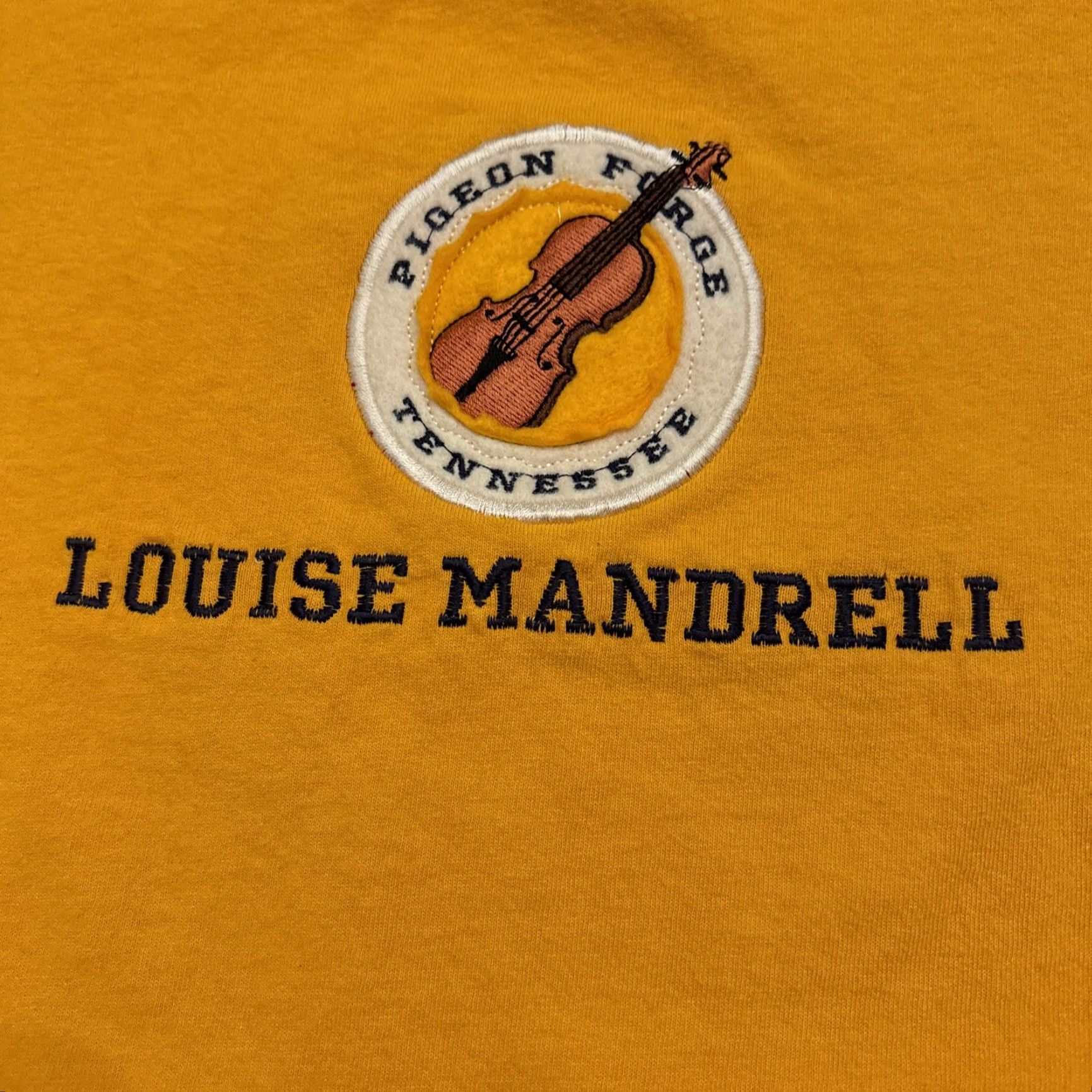 Anvil VINTAGE Louise Mandrell Ringer T-Shirt Men Size L Yellow Pigeon Forge Tennessee Size US L / EU 52-54 / 3 - 2 Thumbnail