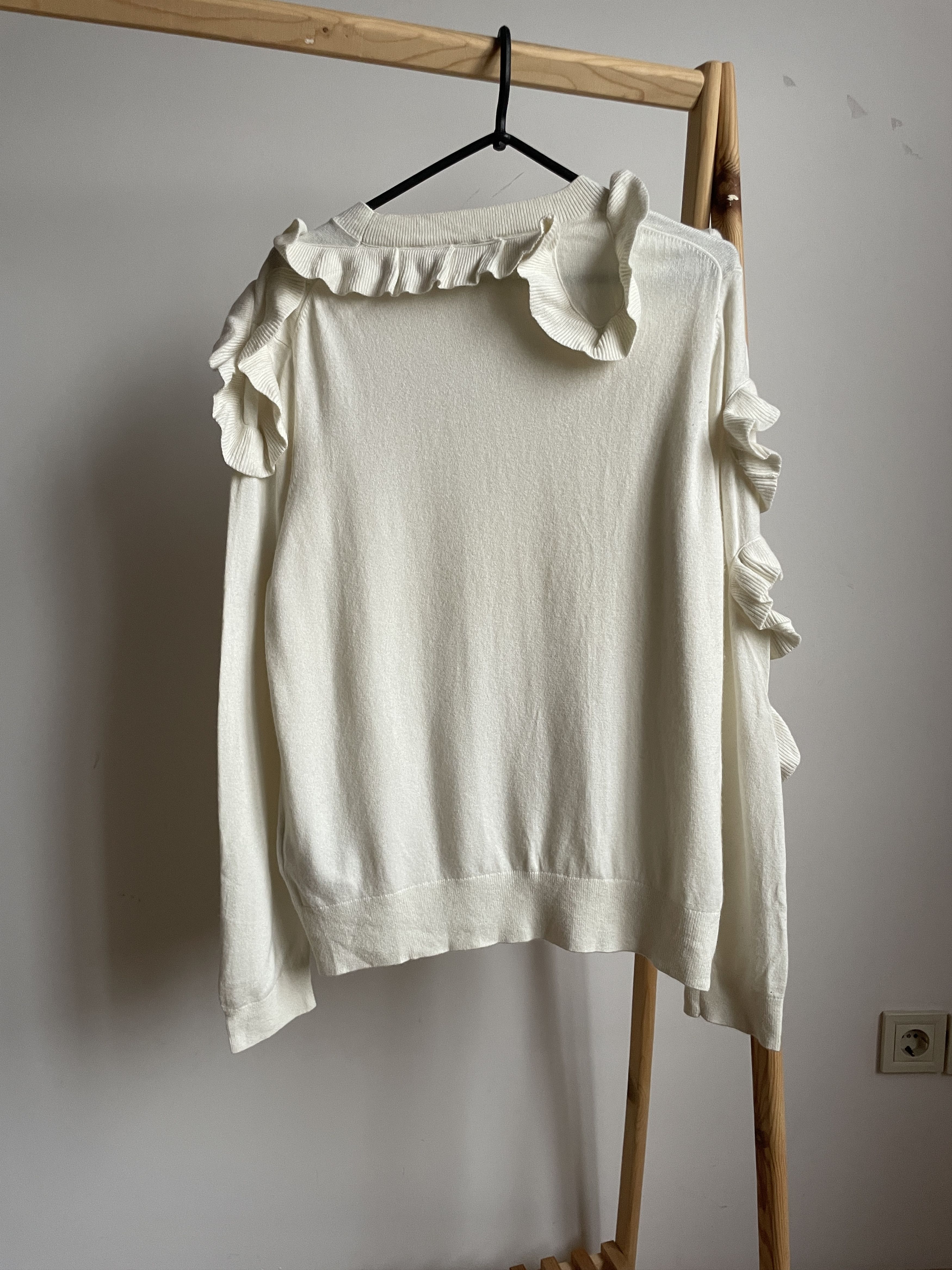 Ted Baker Ted Baker Celebrating 30 Years Ruffle Wool Blend Sweater Size L / US 10 / IT 46 - 2 Thumbnail