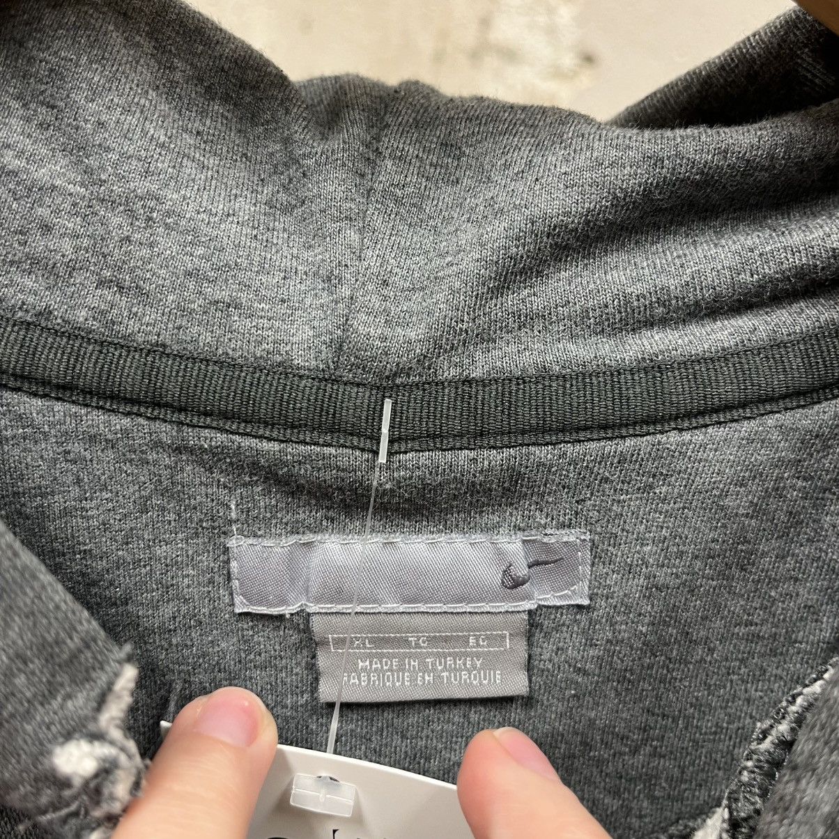 Nike Nike Vintage Y2K Gray Embroidered Swoosh Logo Fleece Hoodie Size US XL / EU 56 / 4 - 3 Thumbnail