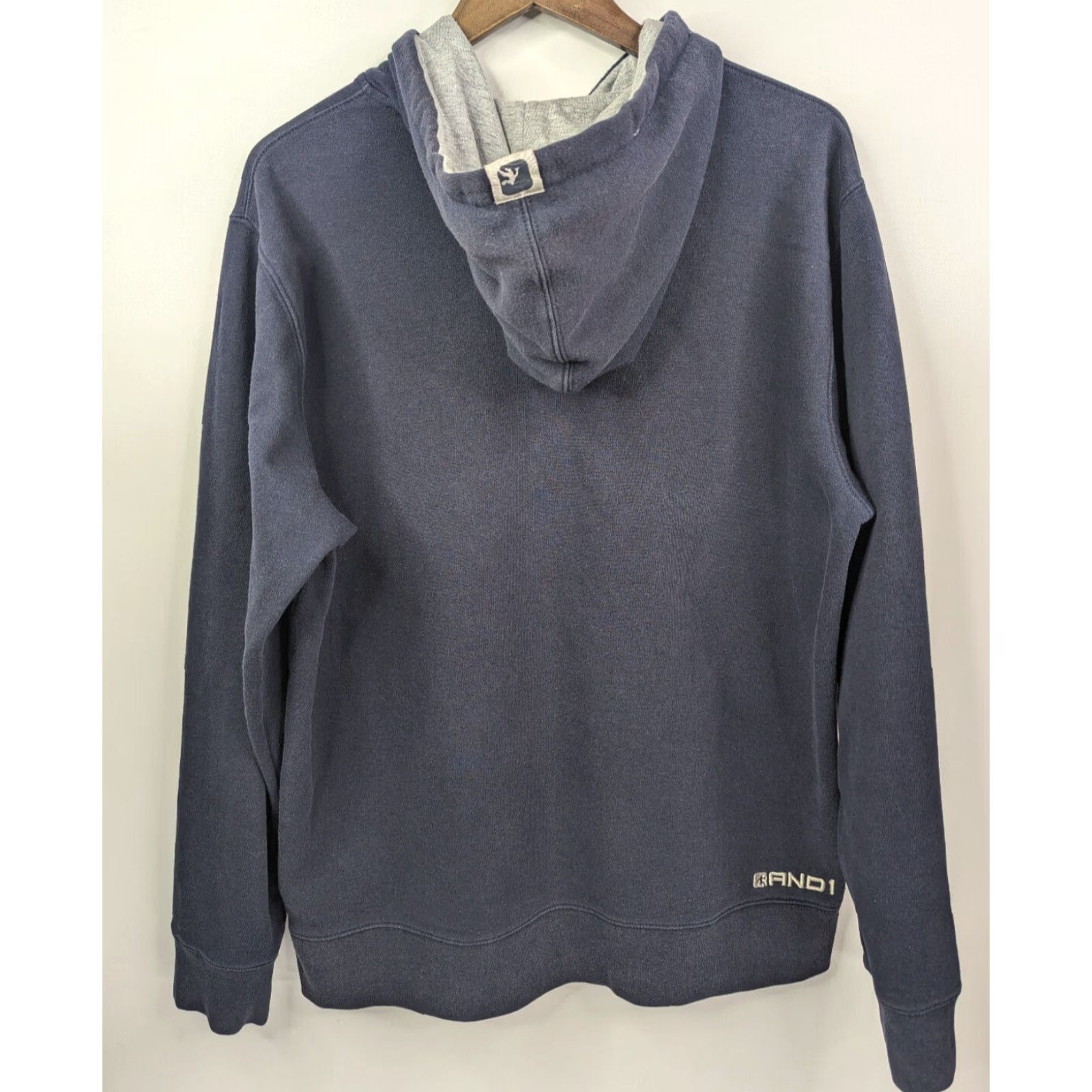 Vintage VINTAGE AND1 Hoodie Mens L Navy Drawstring Hooded Sweatshirt Distressed Logo Graphic Print Blue Cotton Blend Size US L / EU 52-54 / 3 - 6 Thumbnail