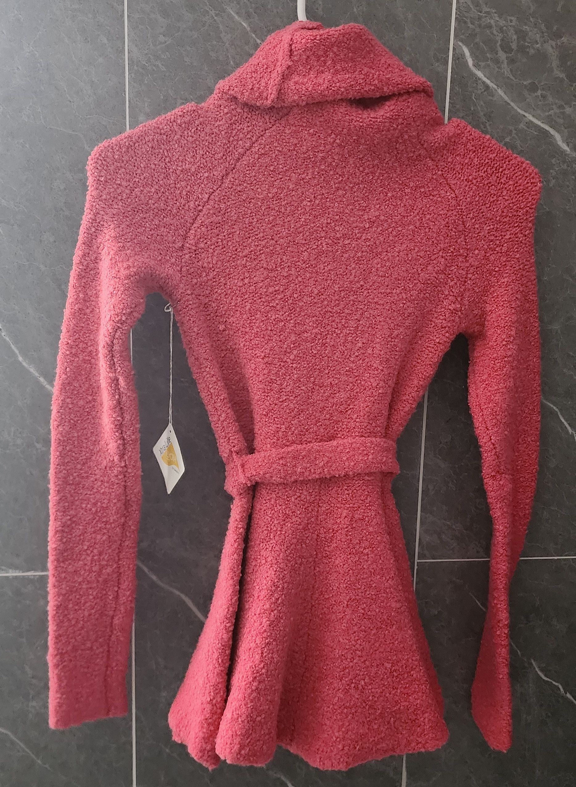 Victoria's Secret NWT Victoria's Secret Moda Pink Turtleneck Peplum Sweater XS Size XS / US 0-2 / IT 36-38 - 2 Thumbnail