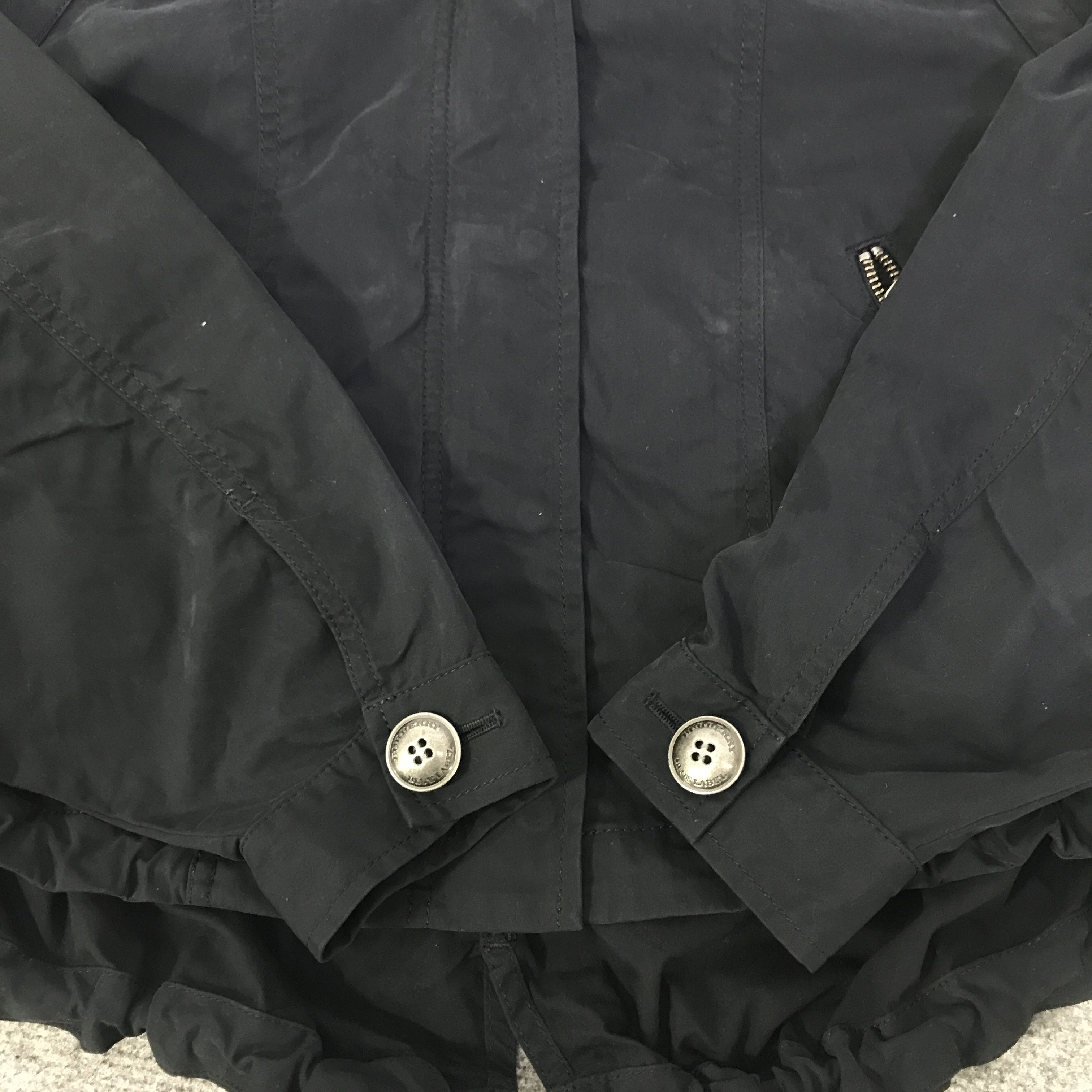 Burberry Burberry Blue Label Cropped design Black jacket K88B12 Size US M / EU 48-50 / 2 - 8 Thumbnail