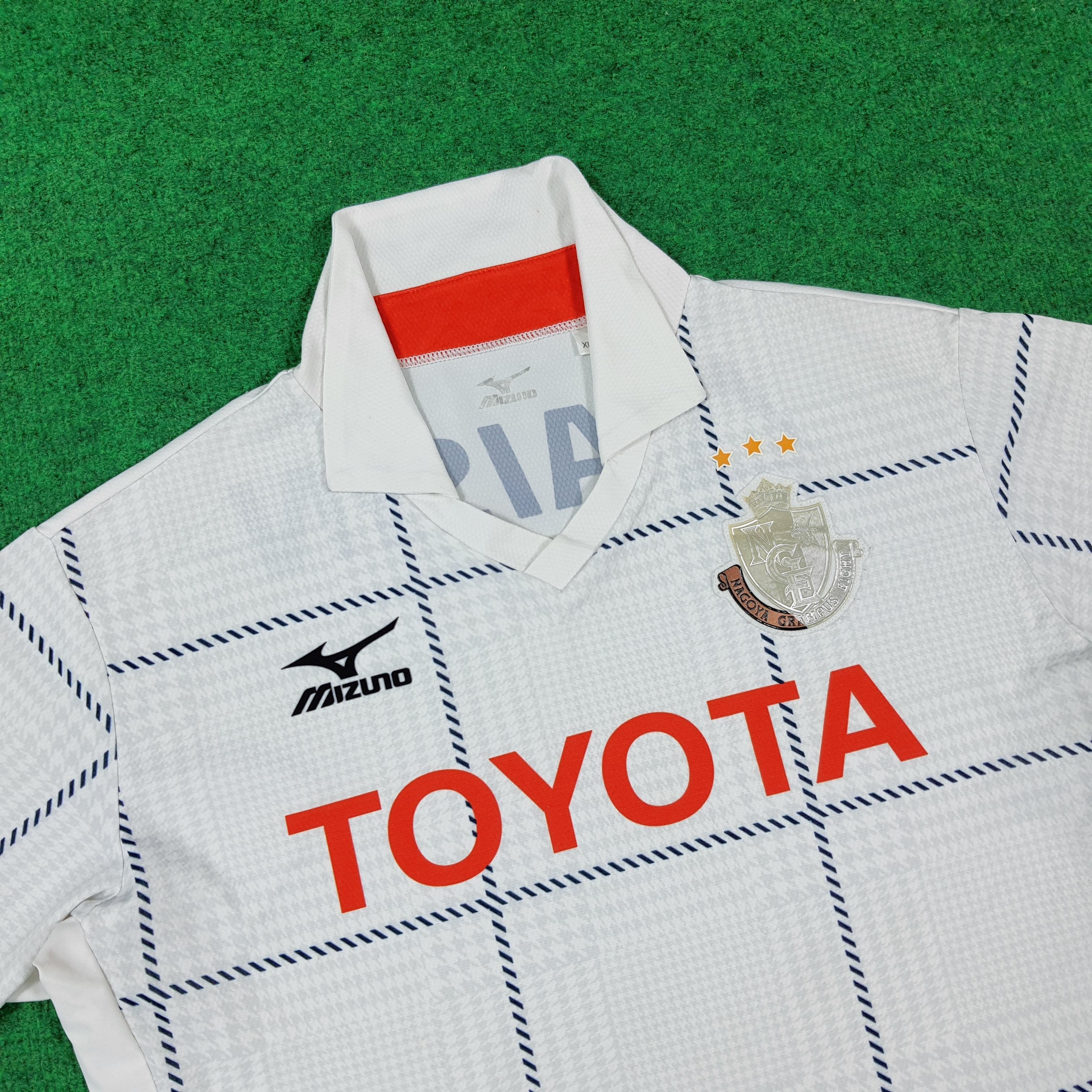 Mizuno Vintage Nagoya Grampus Eight J-League Away Jersey C285N56 Size US M / EU 48-50 / 2 - 2 Thumbnail