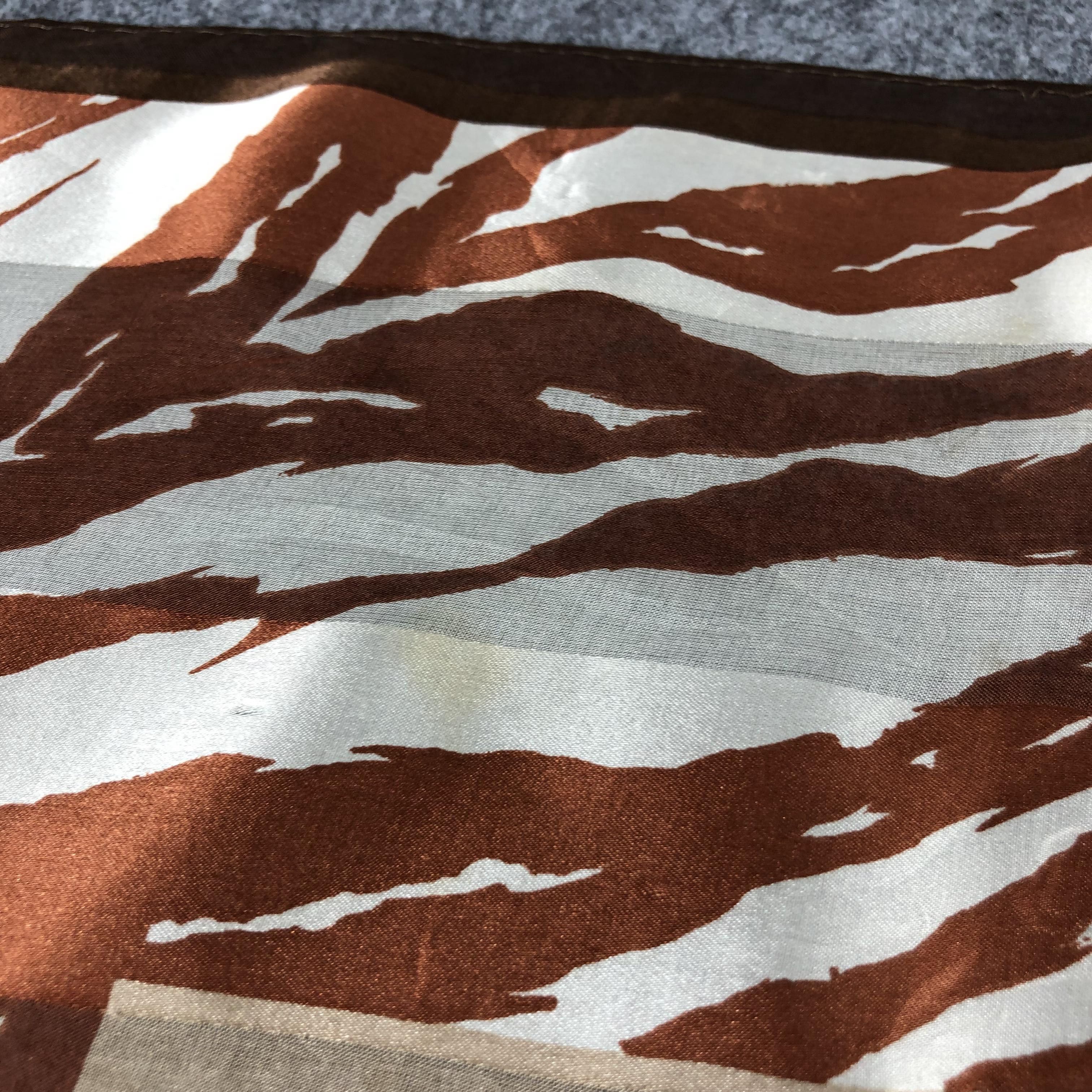 Mario Valentino Vintage Mario Valentino Slit Thread Silk Scarf M356 Size ONE SIZE - 7 Thumbnail