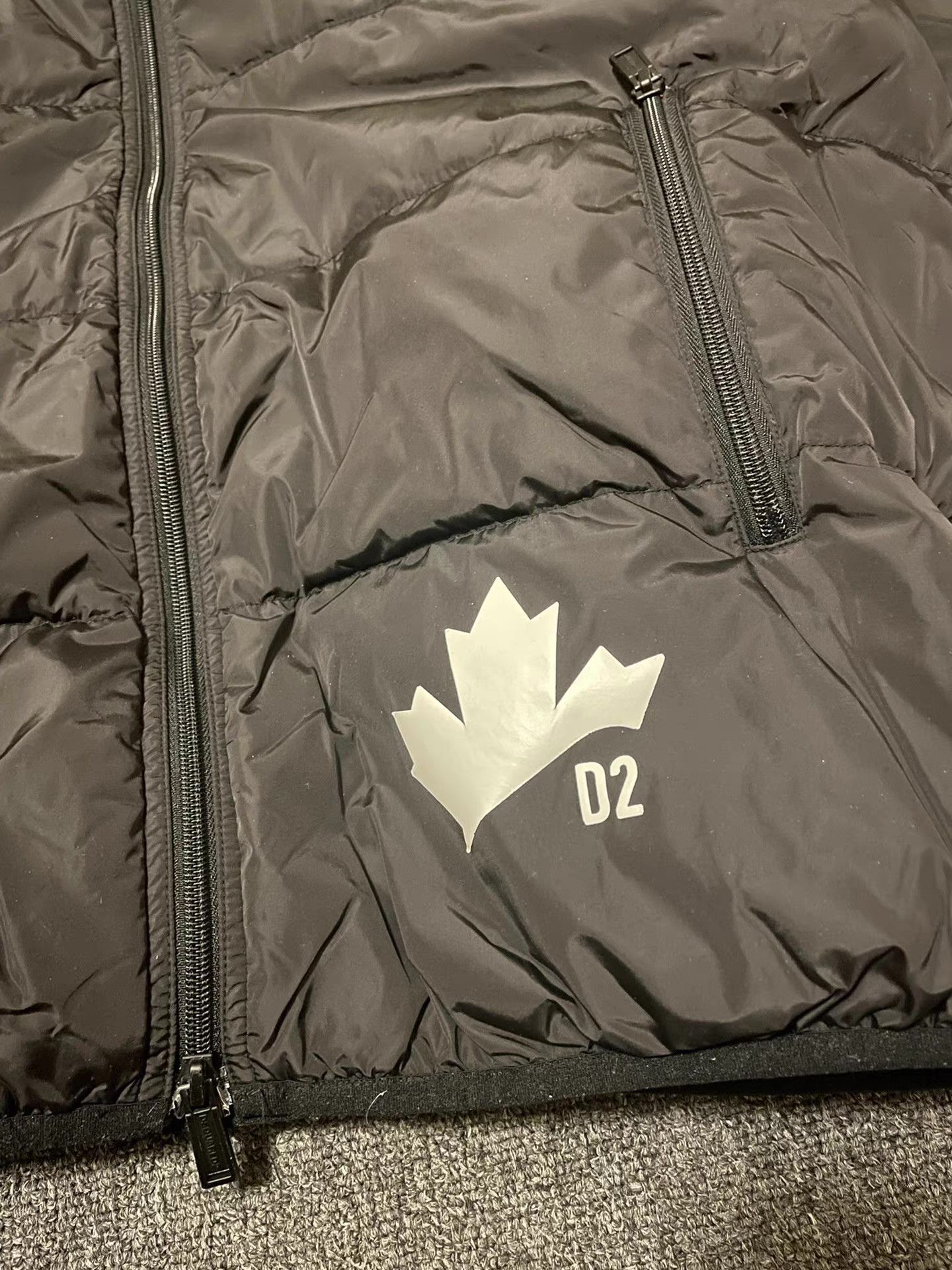 Dsquared2 DSquared2 (D2) Maple Leaf Down Jacket / Coat. Q4 Size US XL / EU 56 / 4 - 2 Thumbnail