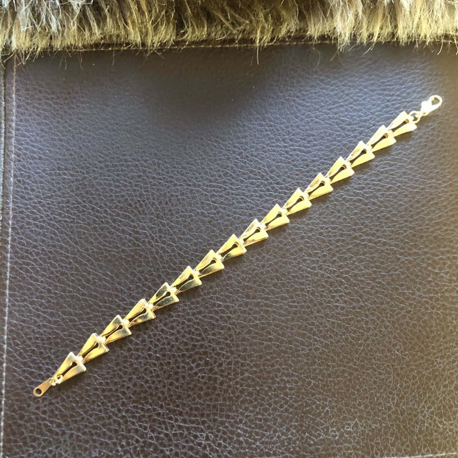 Jewelry Fancy gold plated open triangle link bracelet Size ONE SIZE - 7 Thumbnail