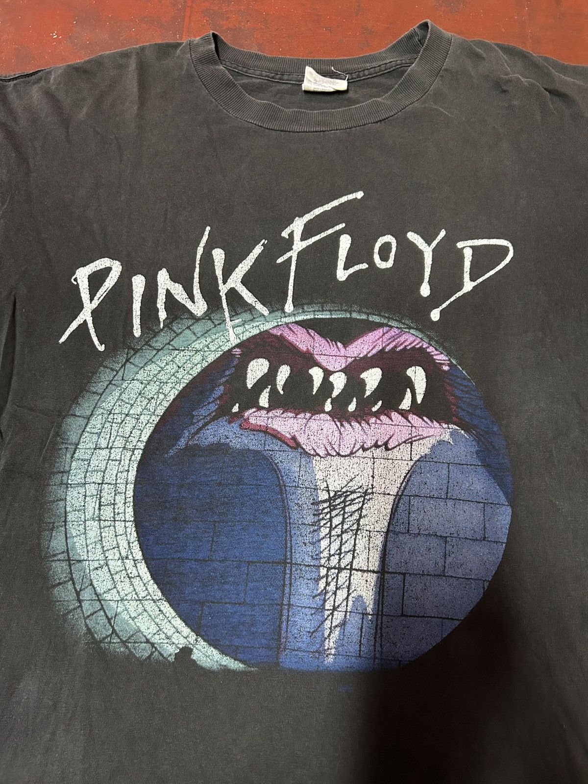 Band Tees × Pink Floyd × Vintage 1990 pink floyd the wall Size US L / EU 52-54 / 3 - 2 Thumbnail