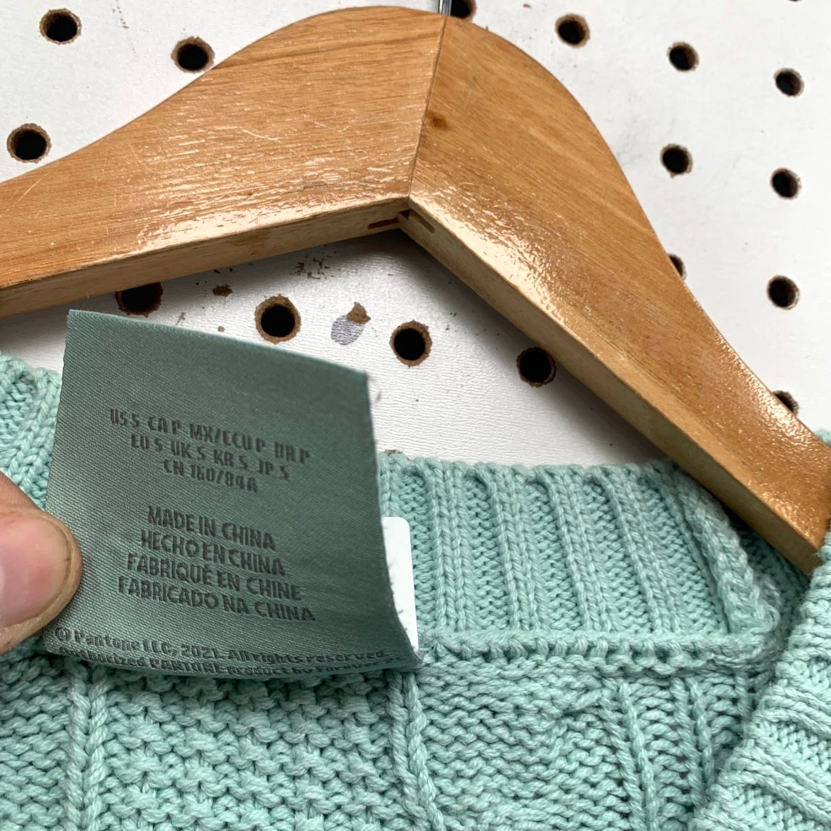 Forever 21 FOREVER 21 Cardigan Sweater Womens S Green Cable Knit Cropped V-Neck Knit - Pullover, Casual, Fall Winter, Solid Pattern Size S / US 4 / IT 40 - 6 Thumbnail