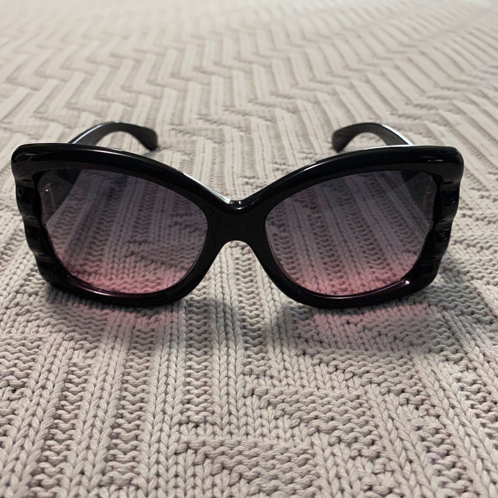 John Galliano John Galliano black frame purple lens sunglasses Size ONE SIZE - 2 Thumbnail