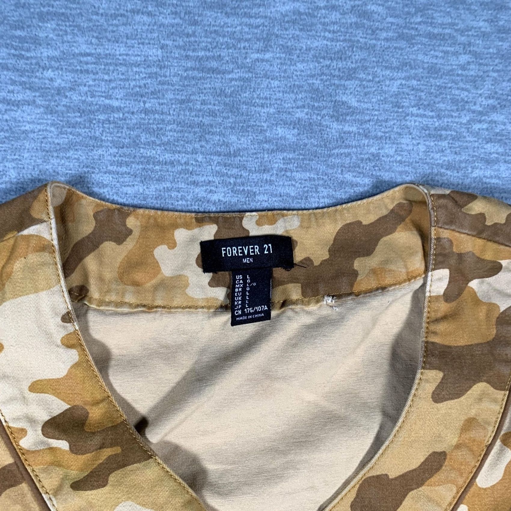 Forever 21 FOREVER 21 Shirt Mens M Brown Camo Baseball Jersey Button Front Paradise Size US M / EU 48-50 / 2 - 5 Thumbnail