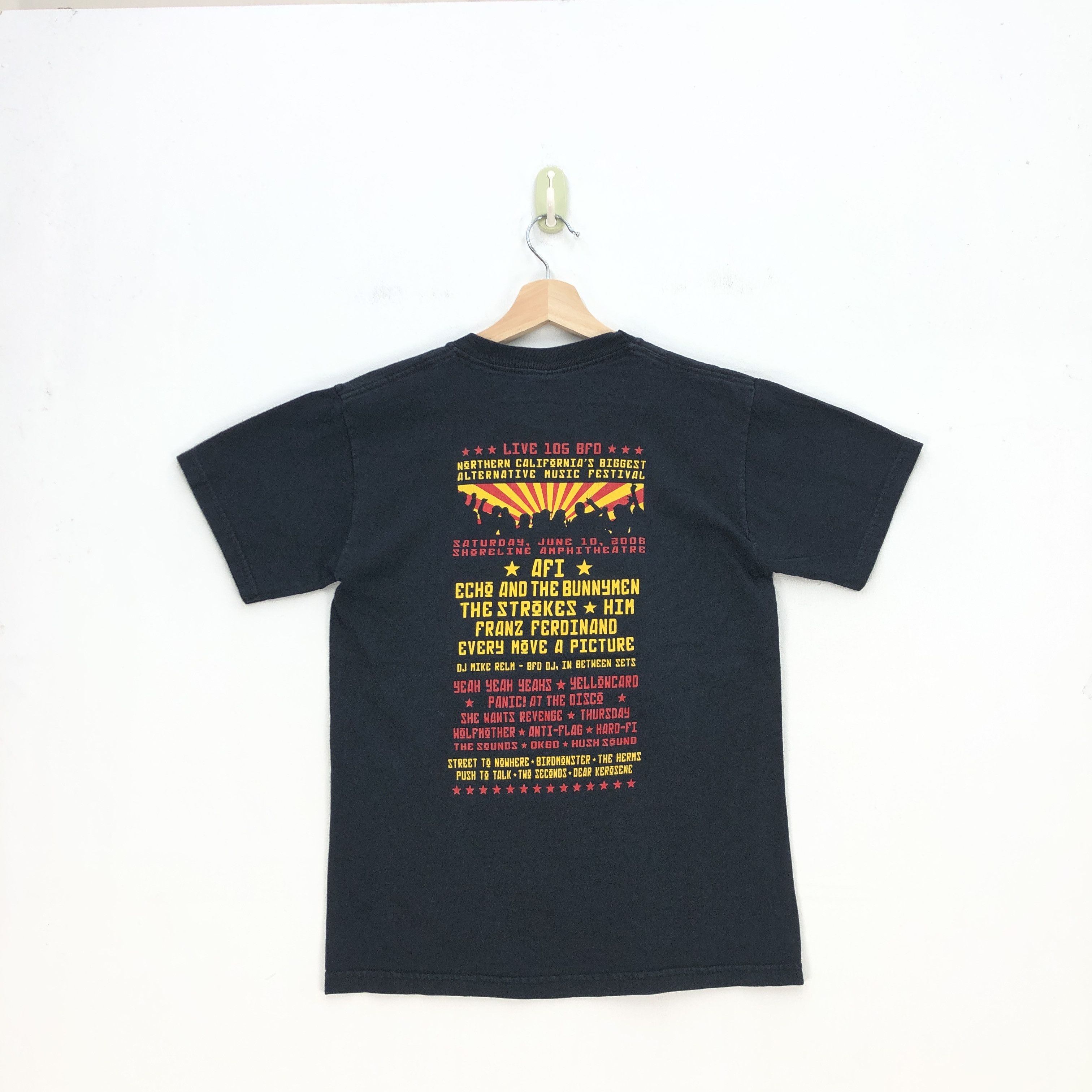 Vintage Vintage Live 105 BFS Music Festival T Shirt Tour Tee Size S / US 4 / IT 40 - 2 Thumbnail