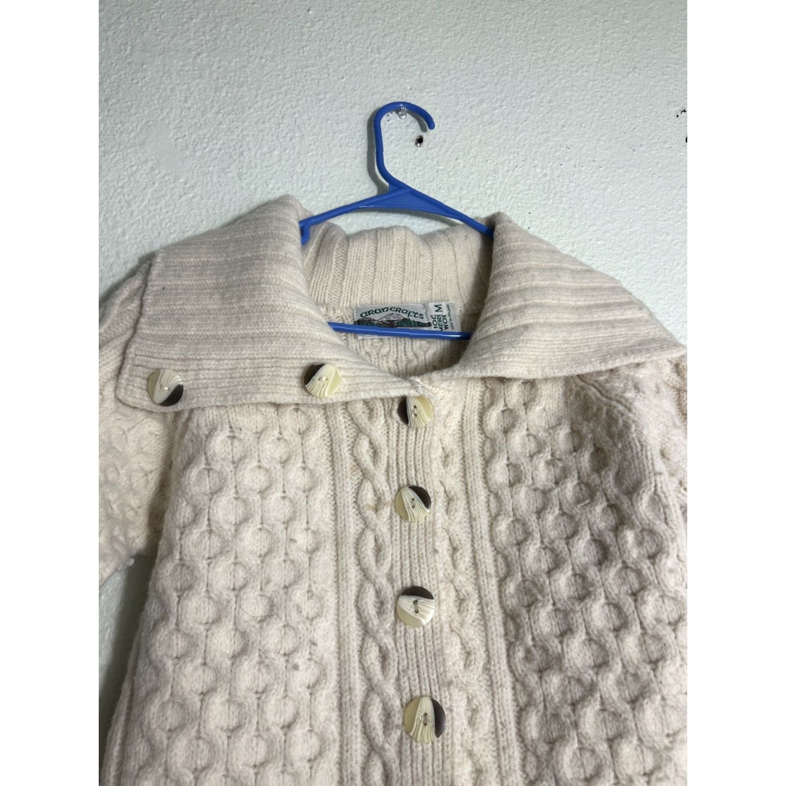 Vintage VINTAGE Aran Crafts Ireland Cardigan Womens Medium Wool Ivory Button Knit Size M / US 6-8 / IT 42-44 - 5 Thumbnail
