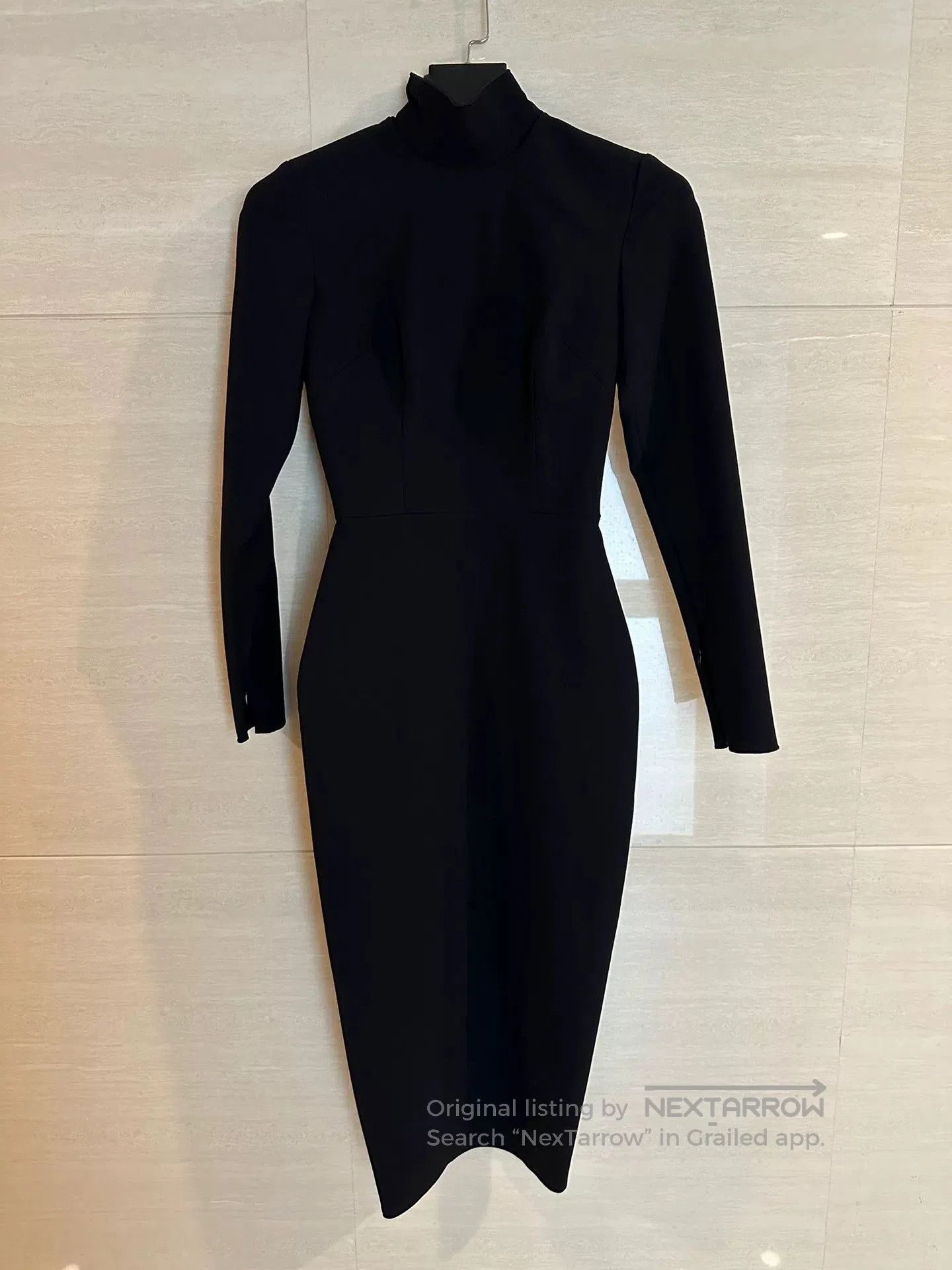 Alex Perry Alex Perry Black Slim-Fit Dress Size 6. Size S / US 4 / IT 40 - 1 Thumbnail