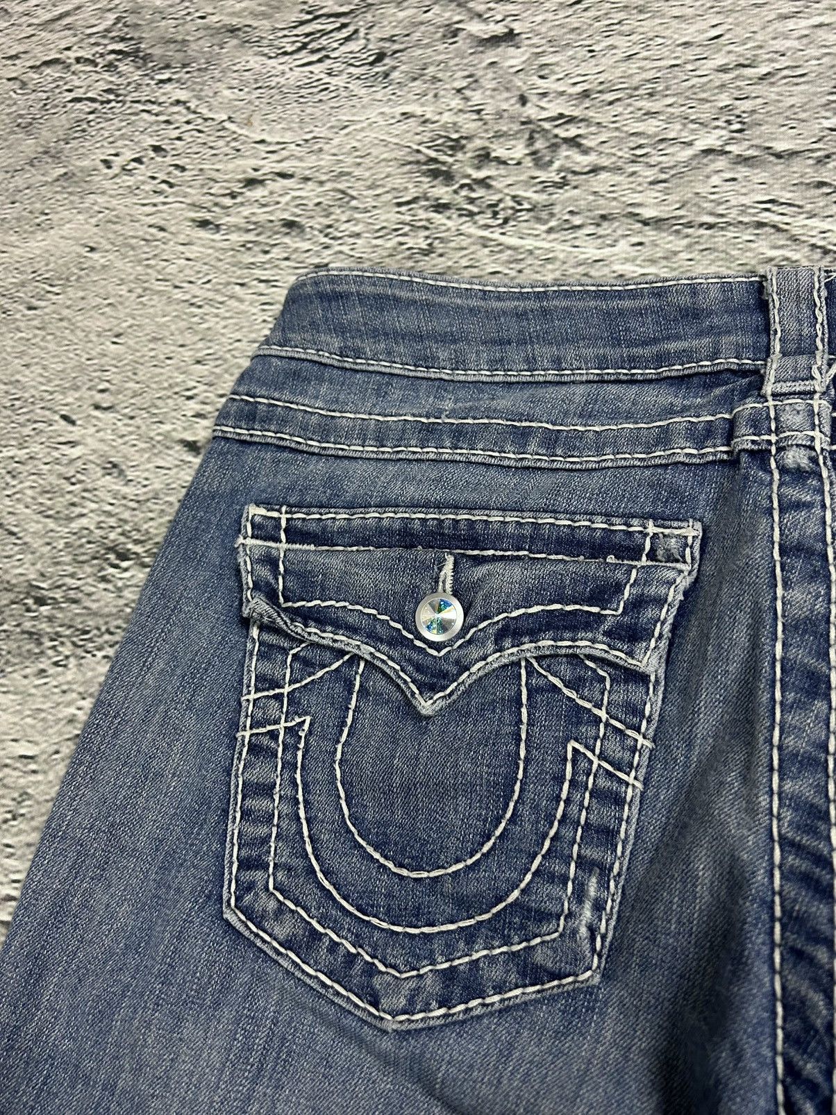 True Religion True Religion jeans swarovski rhinestones white stitching Size 31" - 3 Thumbnail