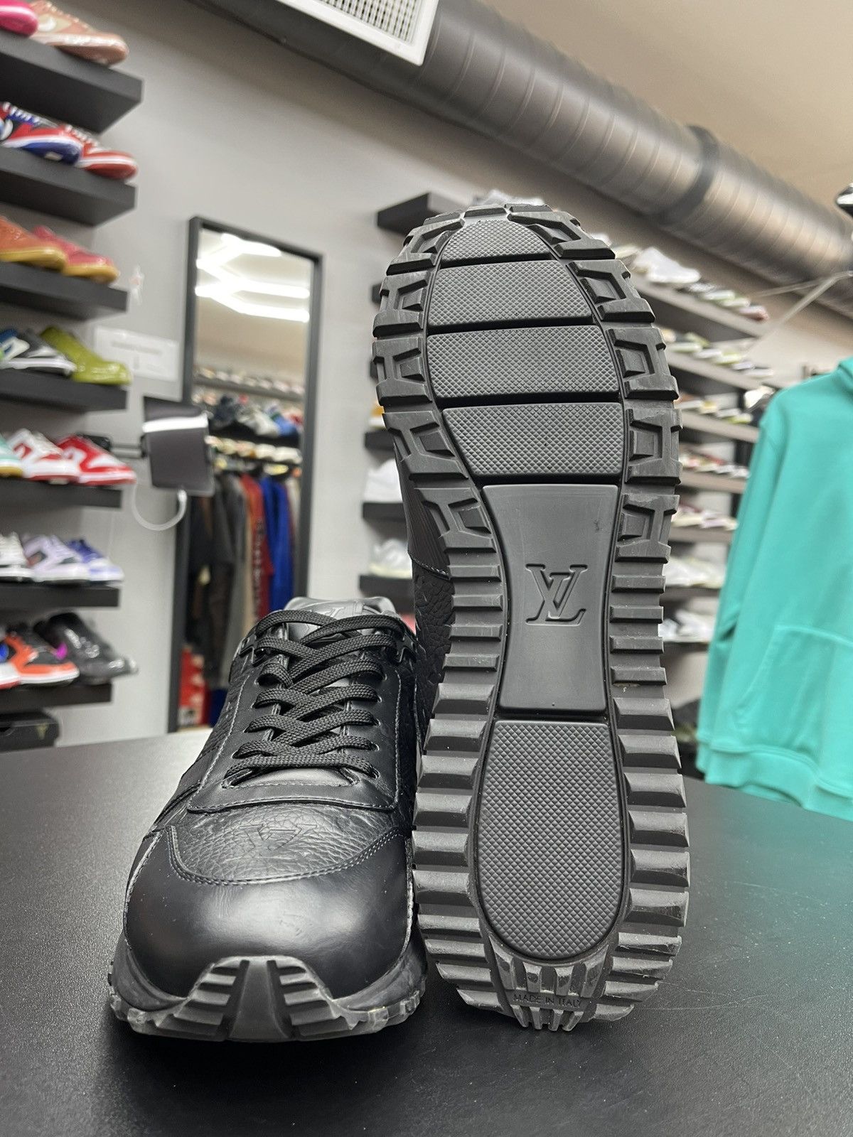Louis Vuitton Size 10US/9LV - Louis Vuitton Run Away Sneakers Monogram Size US 10 / EU 43 - 8 Thumbnail