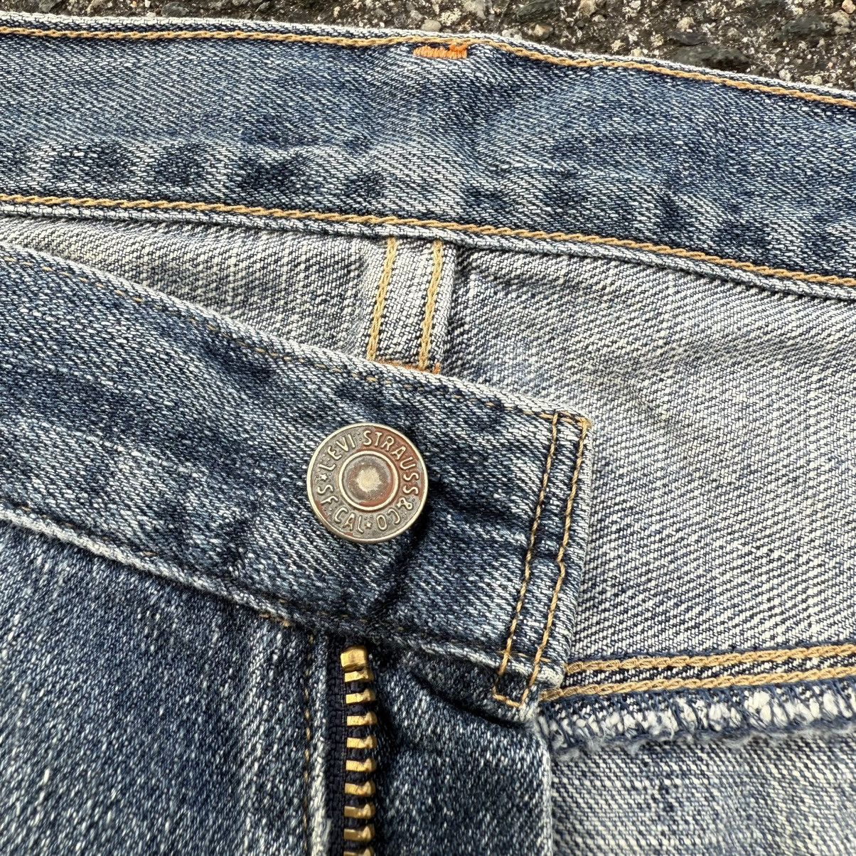 Levi's W35 Vintage Levi's 553 straight faded denim jean pants. Size US 35 - 10 Thumbnail