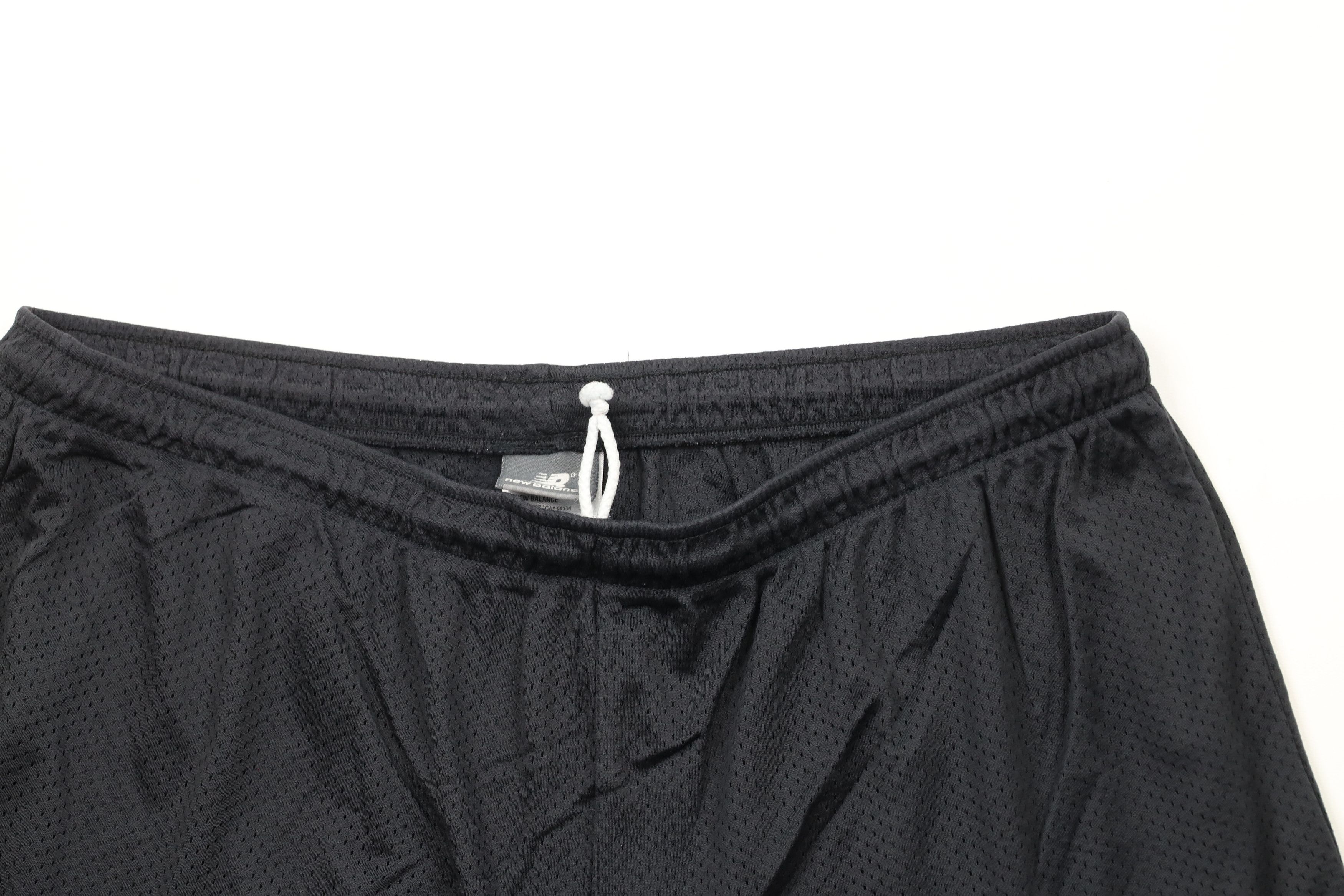 New Balance × Vintage Vintage 90s New Balance Knee Mesh Shorts Black Polyester Size US 38 / EU 54 - 2 Thumbnail