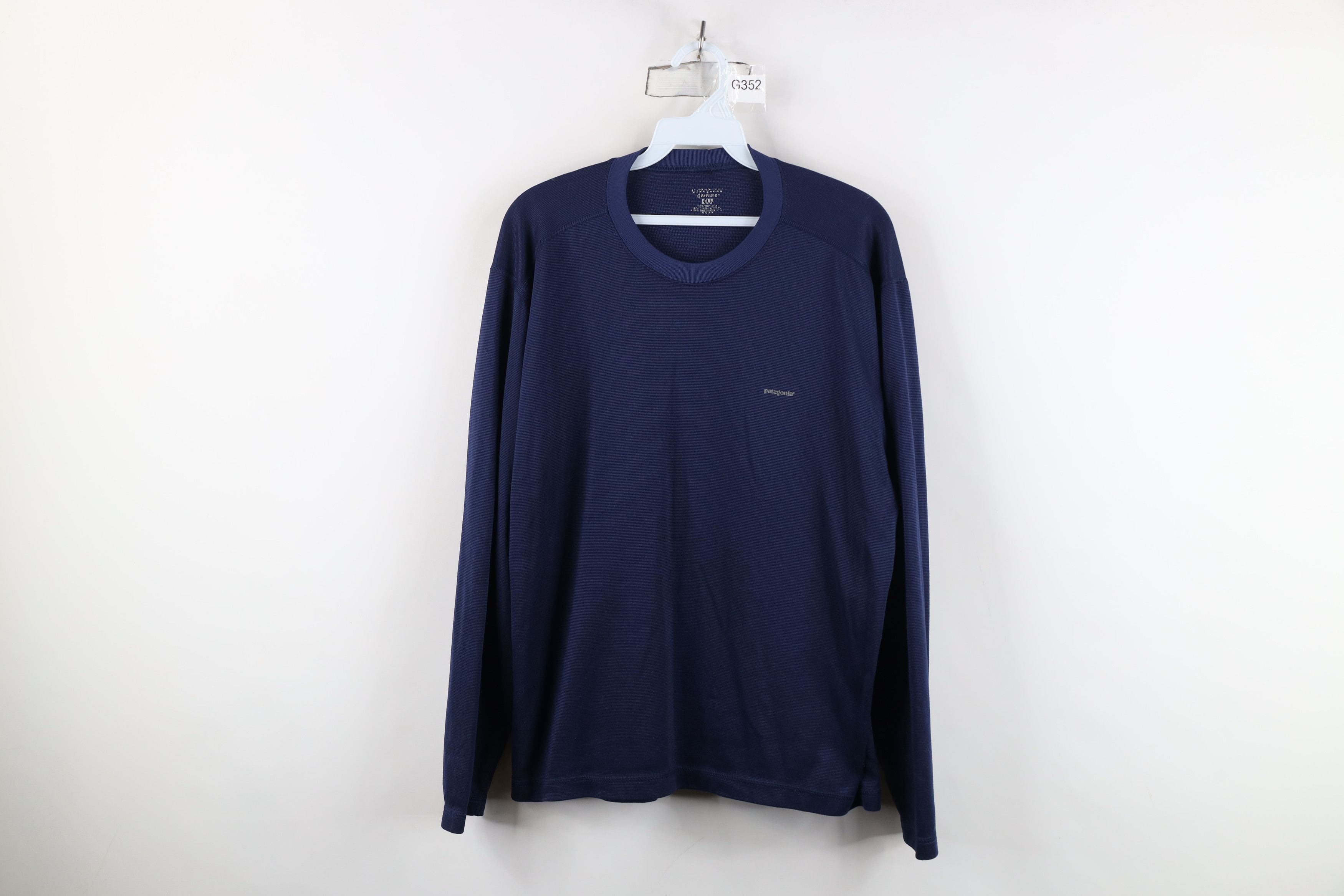 Patagonia Vintage Patagonia Capilene Spell Long Sleeve T-Shirt Blue Size US L / EU 52-54 / 3 - 1 Thumbnail