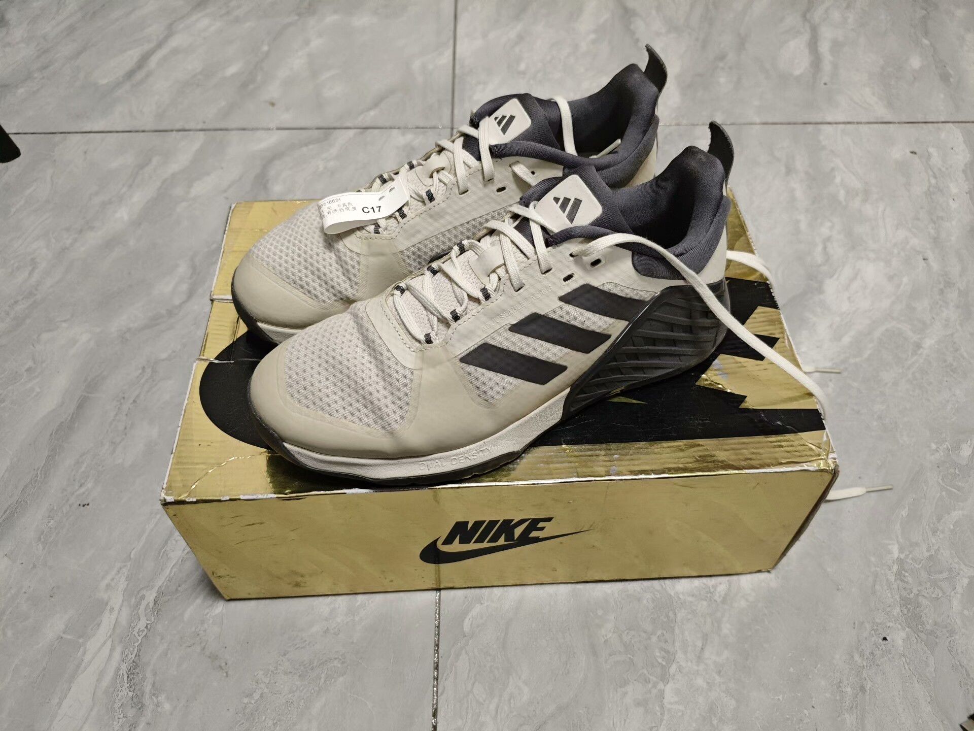 Adidas Adidas Training Gray Lowtop Sneakers 9 Men Size US 9 / EU 42 - 1 Thumbnail