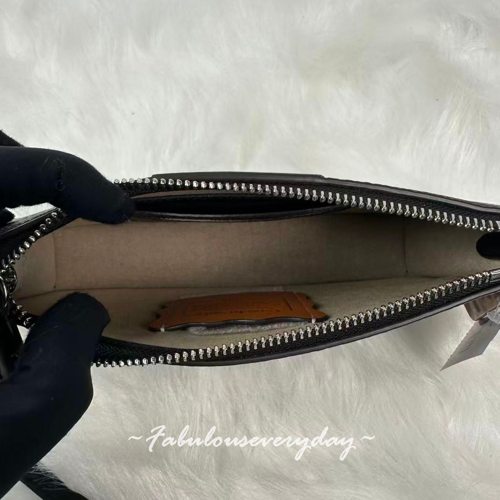 Coach COACH Small Wavy Shoulder Coachtopia Leather Silver Black Size ONE SIZE - 7 Thumbnail