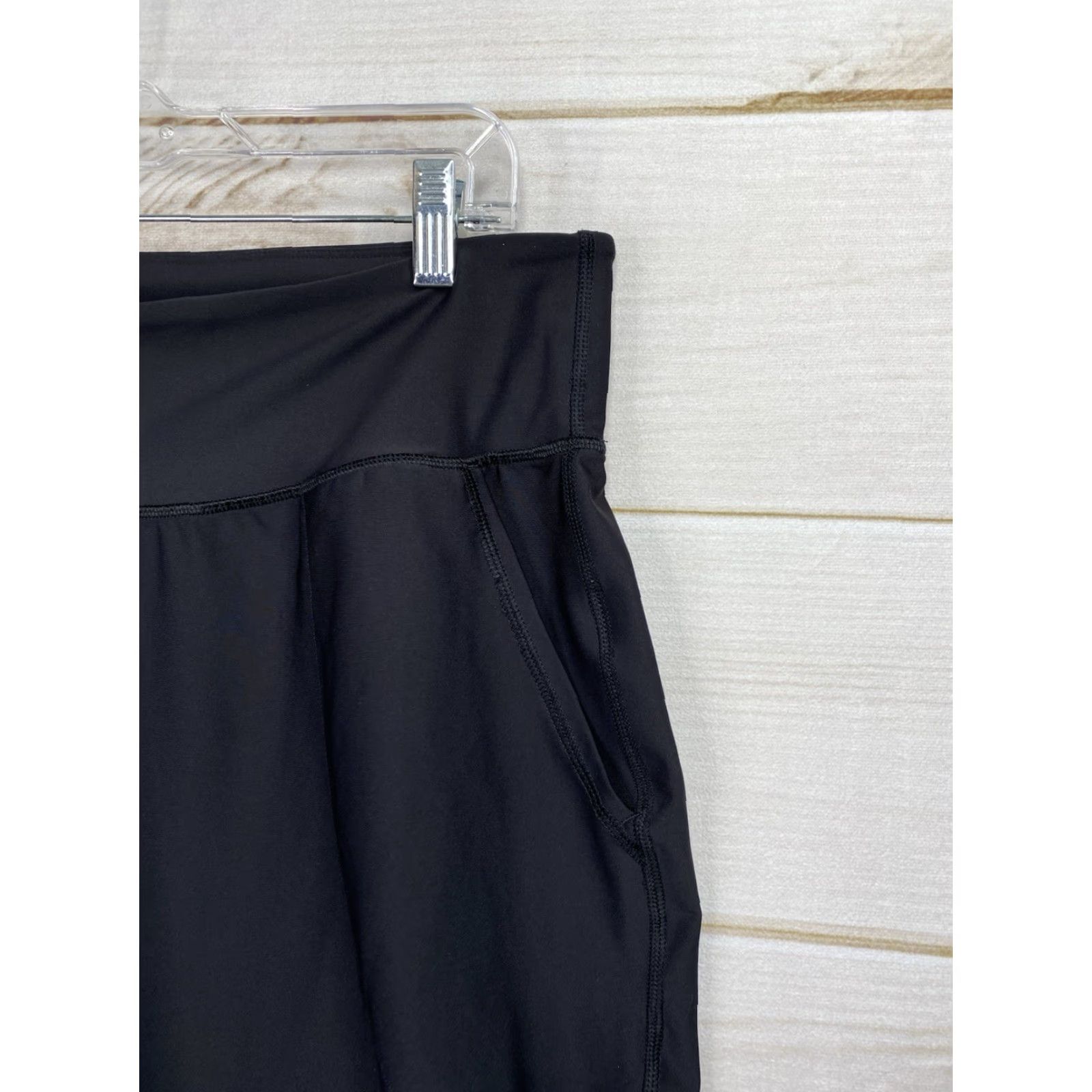 Old Navy Old Navy Active XL Hi Rise Powersoft Go-Dry Leggings Joggers Black Pockets Size 40" / US 18 - 2 Thumbnail
