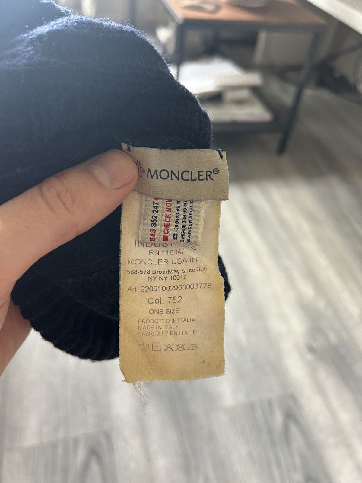 Moncler Navy Logo Cable Knit Beanie Size ONE SIZE - 3 Thumbnail