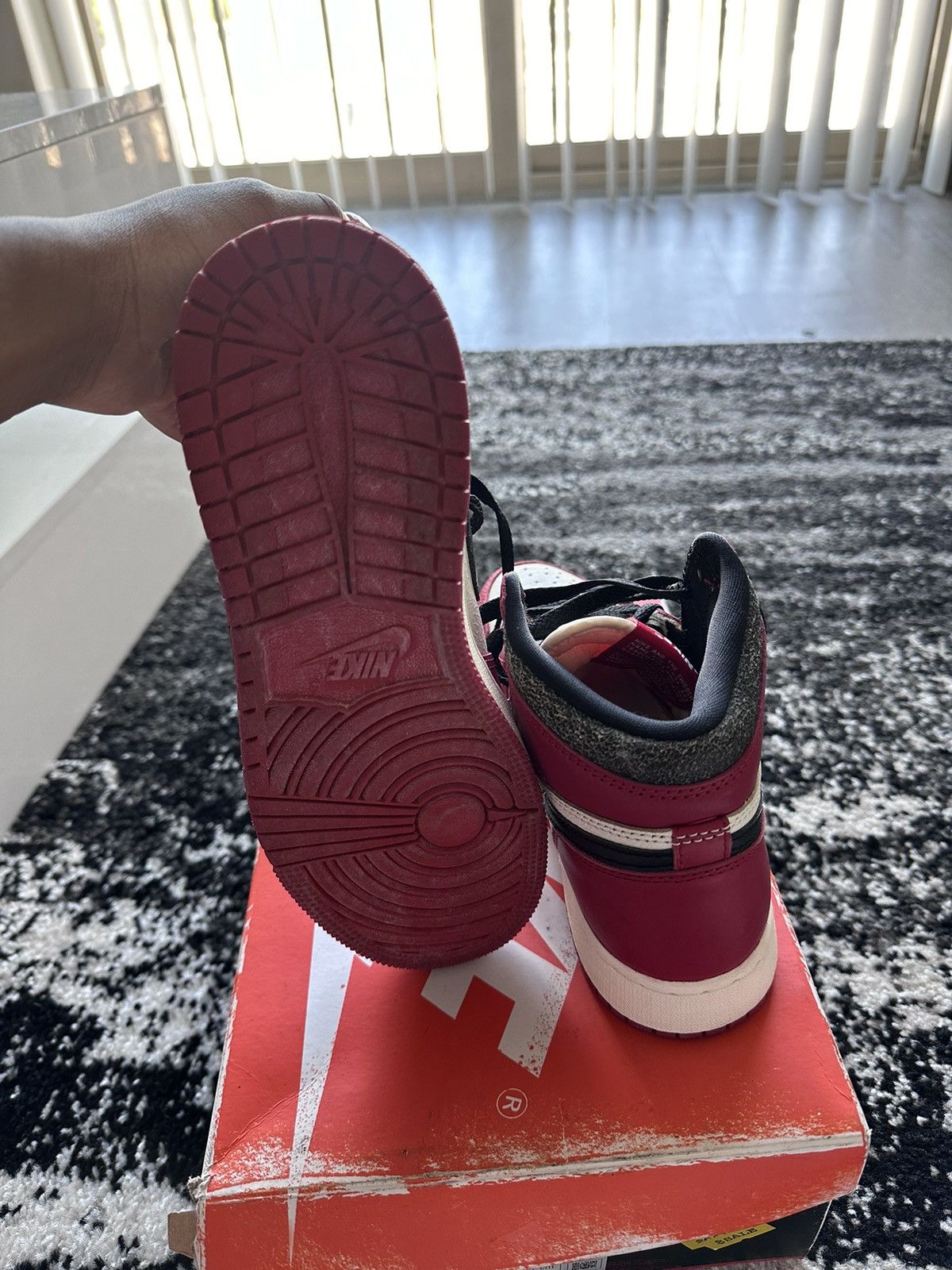 Jordan Brand Jordan 1 OG Chicago Size US 5.5 / EU 38 - 5 Thumbnail
