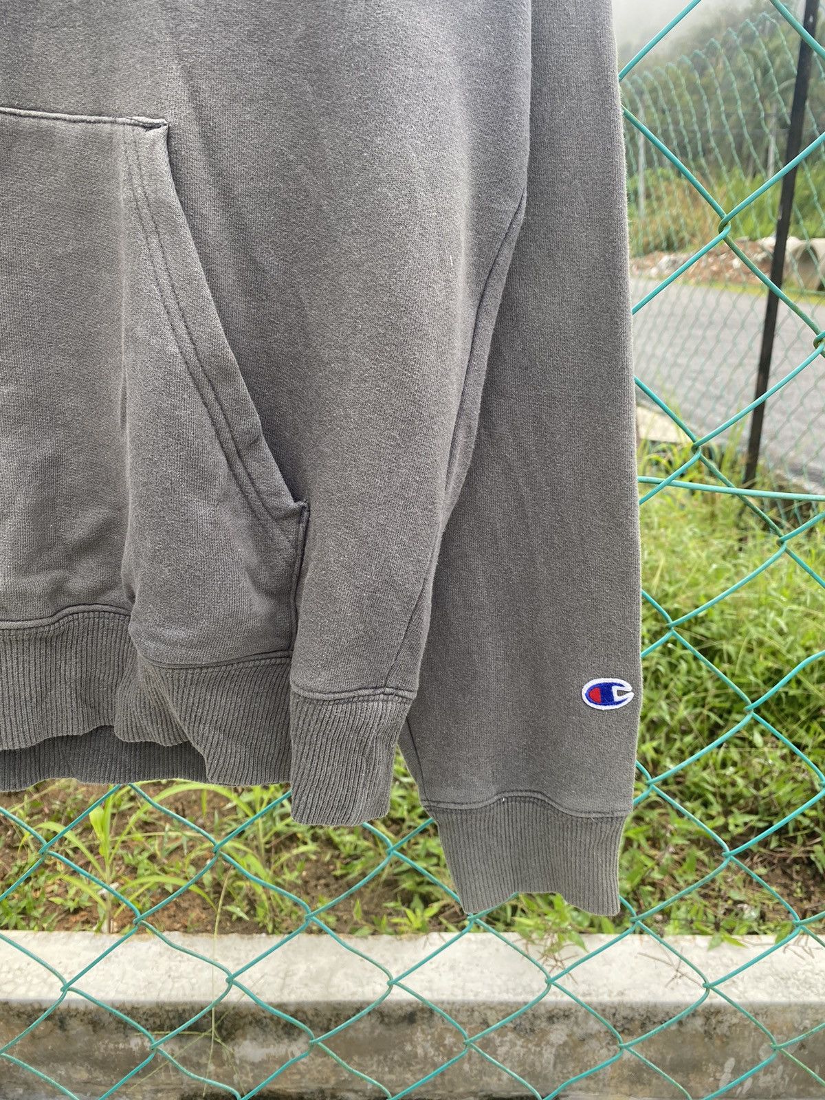 Champion × Vintage Vintage Champion Sun Faded Hoodies Size US L / EU 52-54 / 3 - 5 Thumbnail