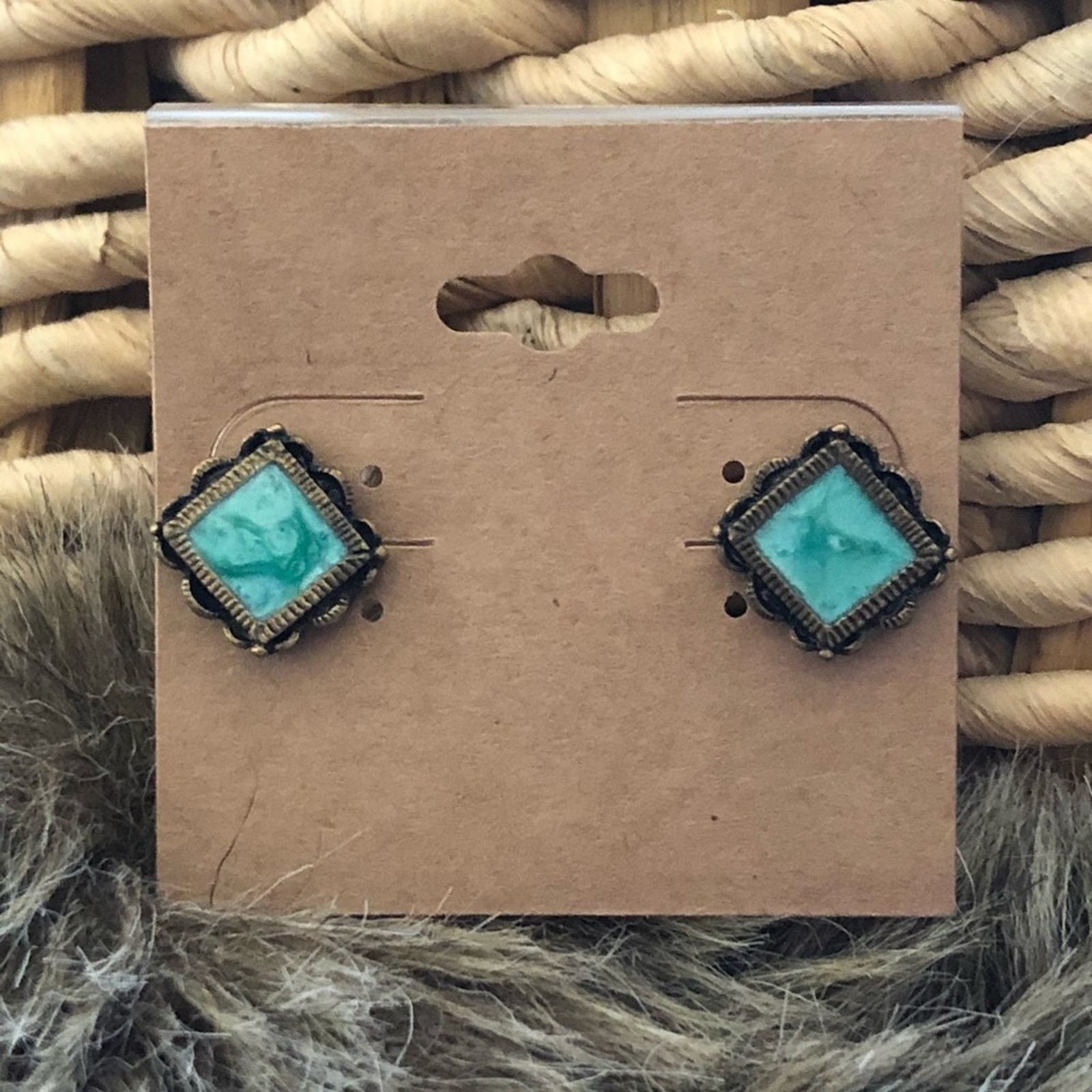 Vintage Vintage brass green enamel pierced earrings Size ONE SIZE - 1 Thumbnail