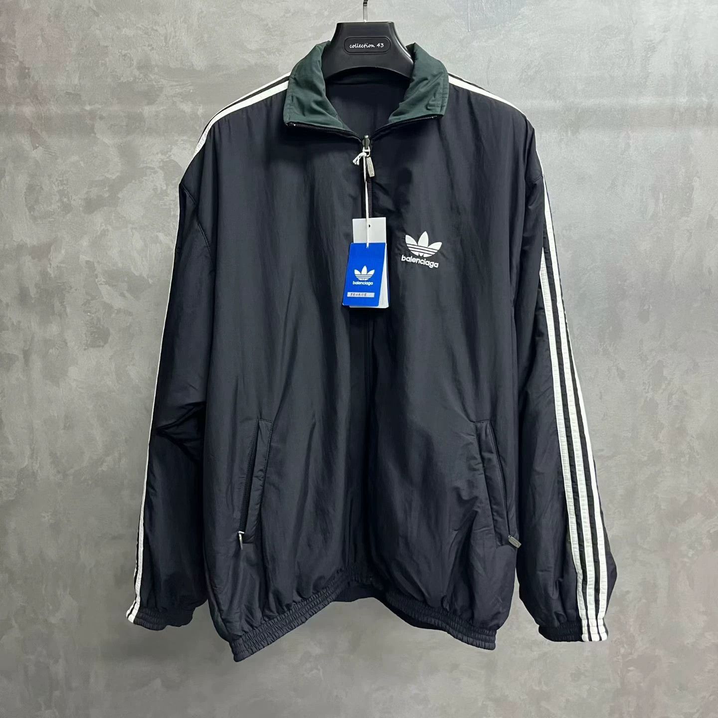 Balenciaga balenciaga black logo embroidered reversible jacket Size US M / EU 48-50 / 2 - 6 Thumbnail