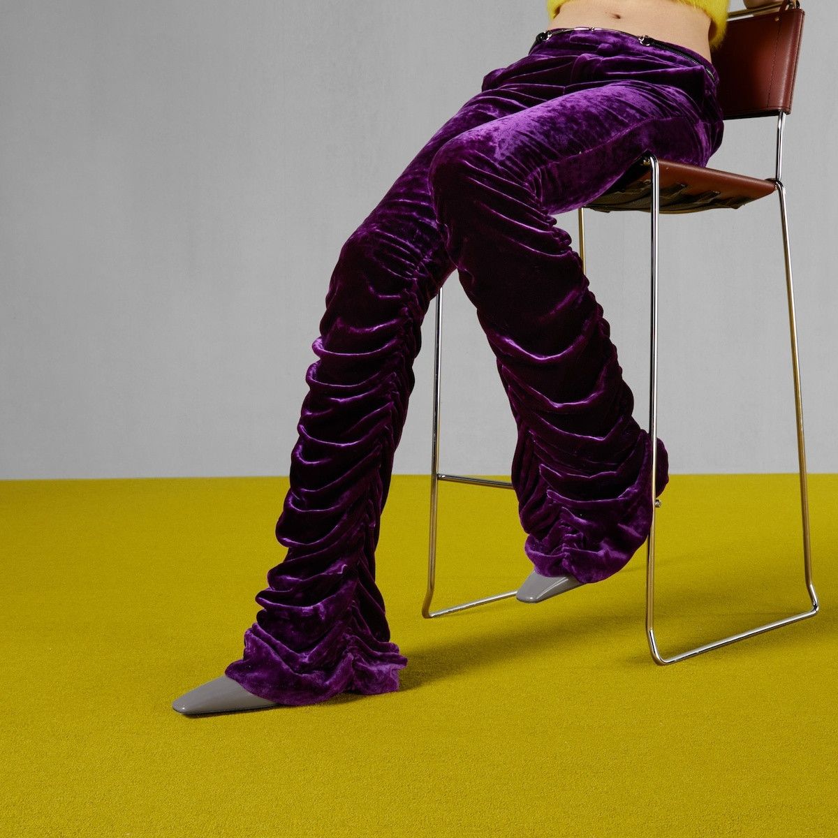 Gucci o1s1wg111025 Velvet Pant With Horsebit Belt in Dark Purple Size 27" / US 4 / IT 40 - 5 Thumbnail