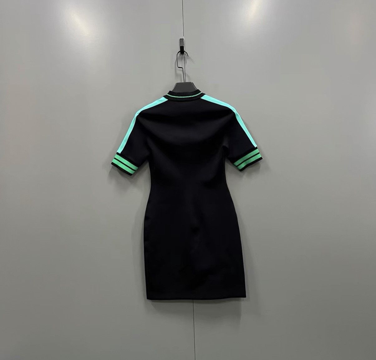 Louis Vuitton Louis Vuitton striped trim short-sleeve dress J41 Size XS / US 0-2 / IT 36-38 - 2 Thumbnail