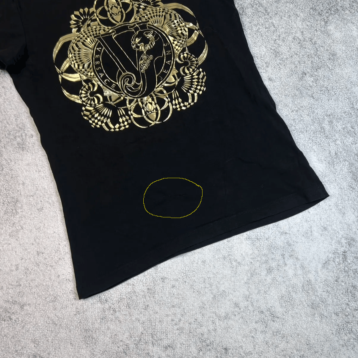 Versace Luxury Versace Jeans T-shirt Big Logo Gold Rare Size US M / EU 48-50 / 2 - 10 Thumbnail