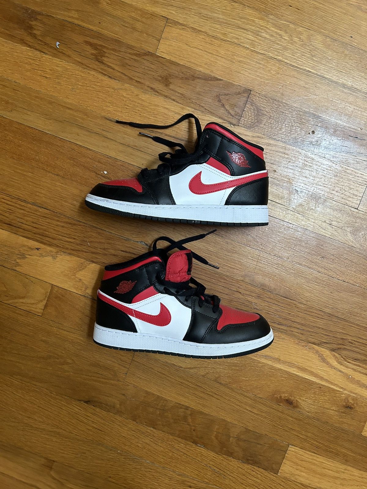 Jordan Brand × Nike Jordan 1 Mid Size US 6.5 / EU 39-40 - 3 Thumbnail