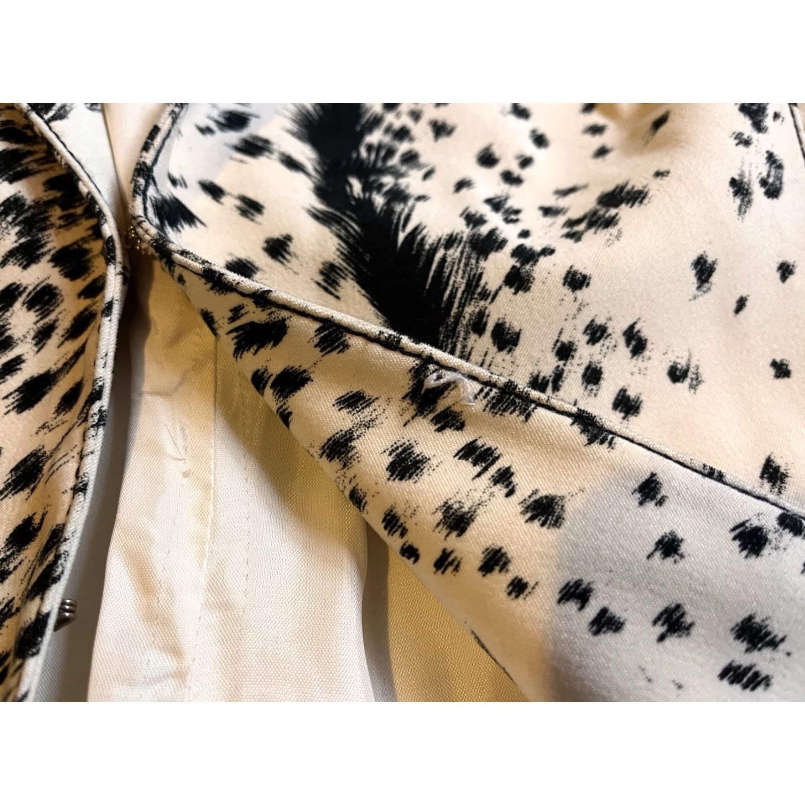 Vintage VINTAGE Alberto Makali Animal Print Blazer Women’s 40 White Black NEEDS REPAIR Size S / US 4 / IT 40 - 5 Thumbnail