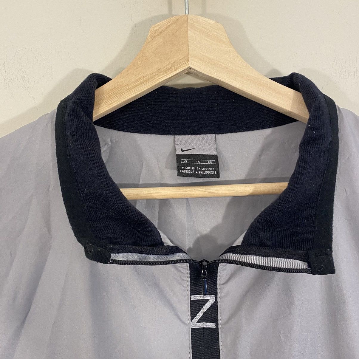 Vintage Vintage Y2K Nike Windbreaker Spell Out XL Size US XL / EU 56 / 4 - 2 Thumbnail