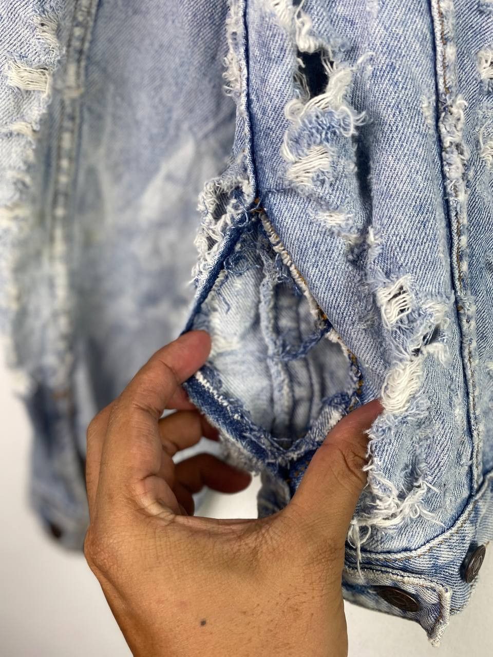 Levi's vintage levis denim jacket distressed very nice design Size US L / EU 52-54 / 3 - 14 Thumbnail